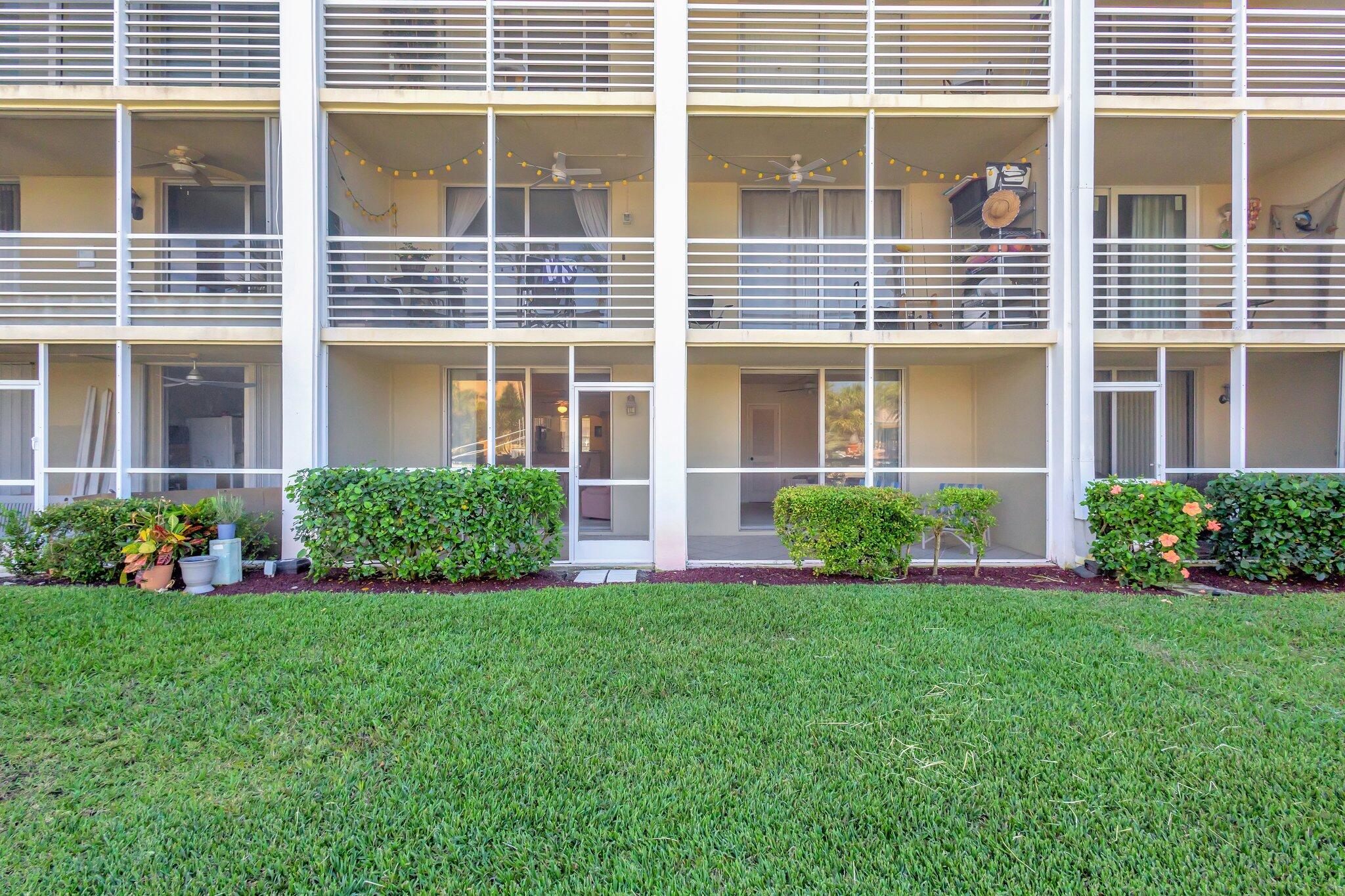 105 Paradise Harbour Boulevard 109 Property Photo 19