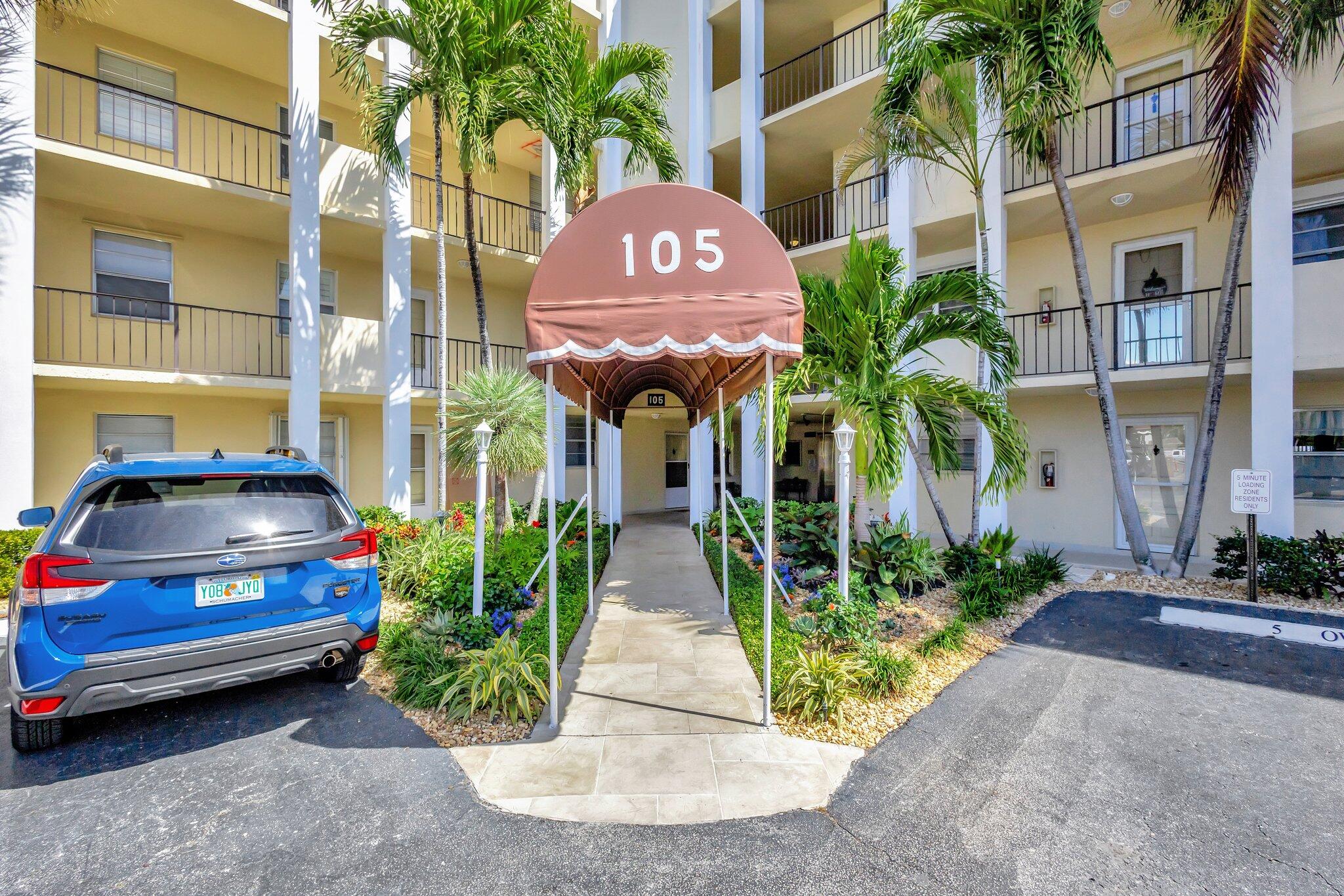 105 Paradise Harbour Boulevard 109 Property Photo 21
