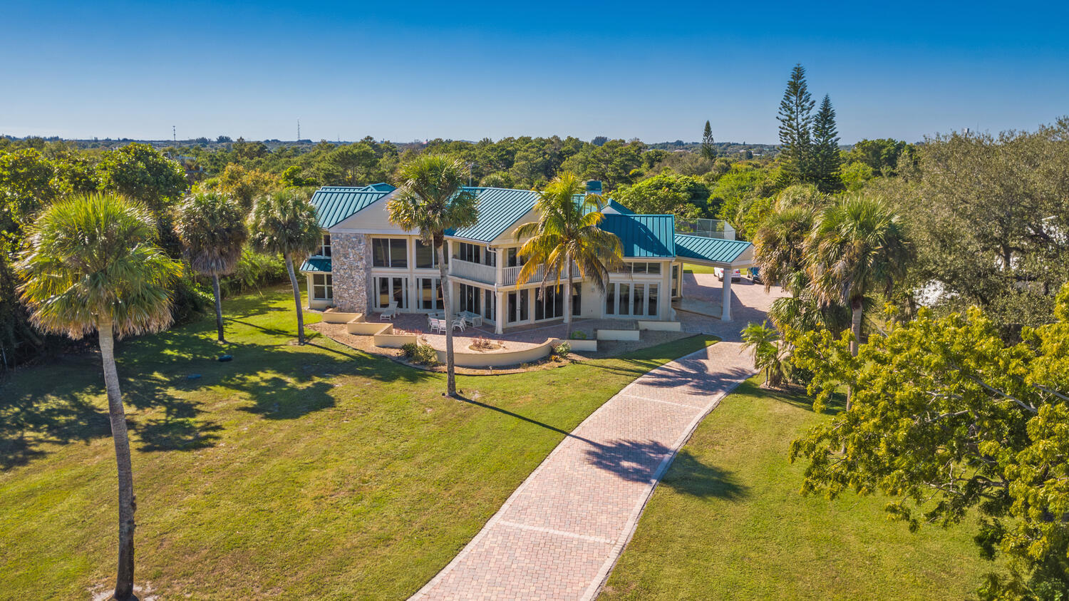 3343 S Indian River Drive Property Photo 4