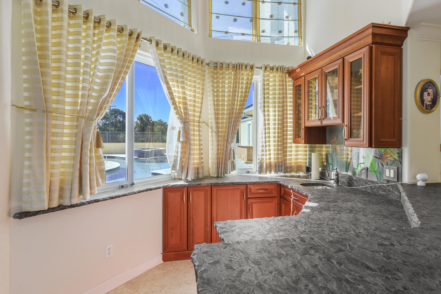 3343 S Indian River Drive Property Photo 15