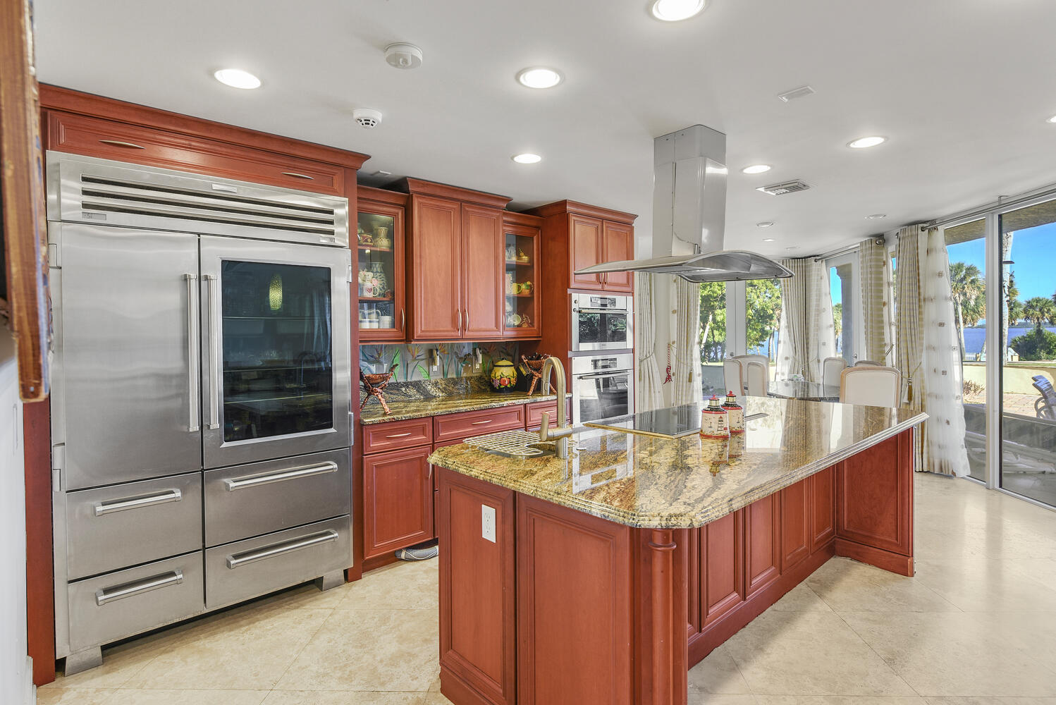 3343 S Indian River Drive Property Photo 17