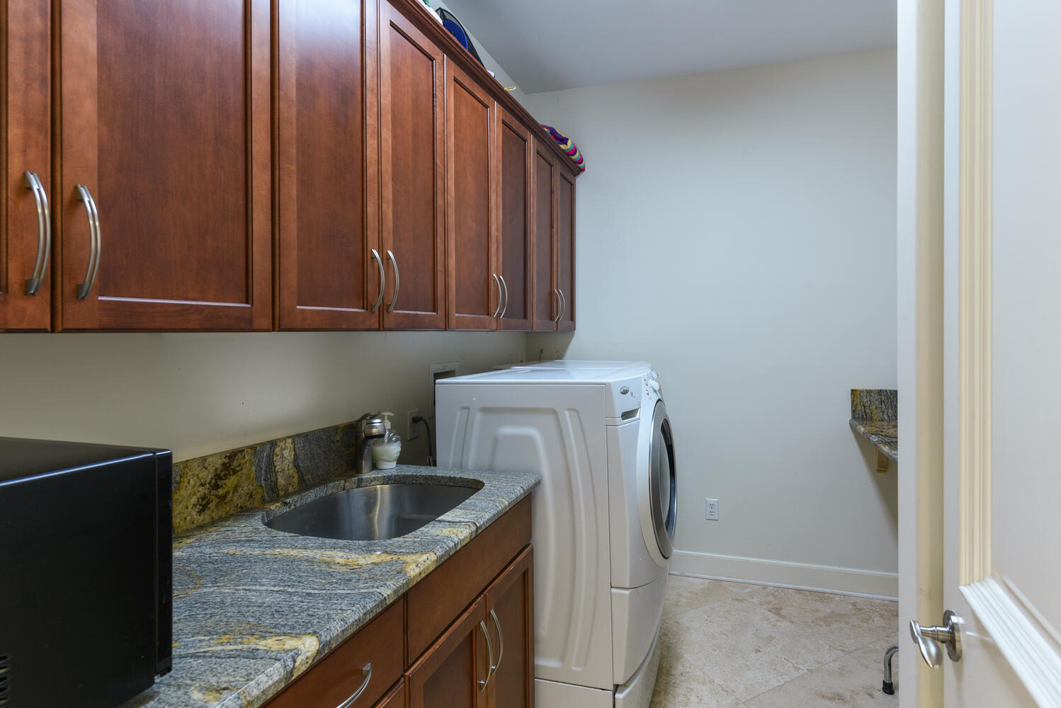 3343 S Indian River Drive Property Photo 27