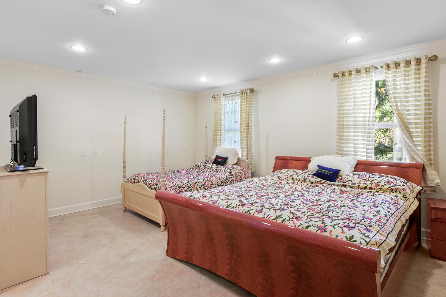 3343 S Indian River Drive Property Photo 31
