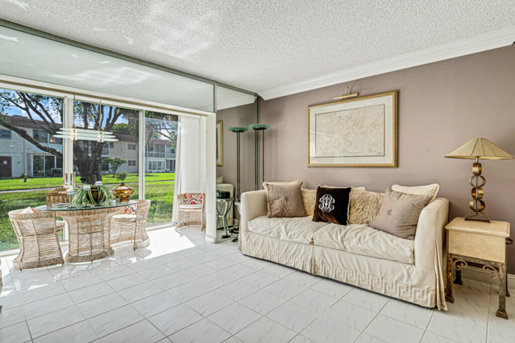 33 Abbey Lane 103 Property Photo 6