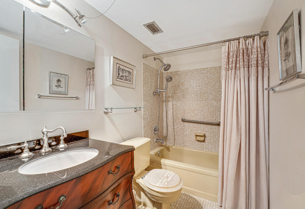 33 Abbey Lane 103 Property Photo 26
