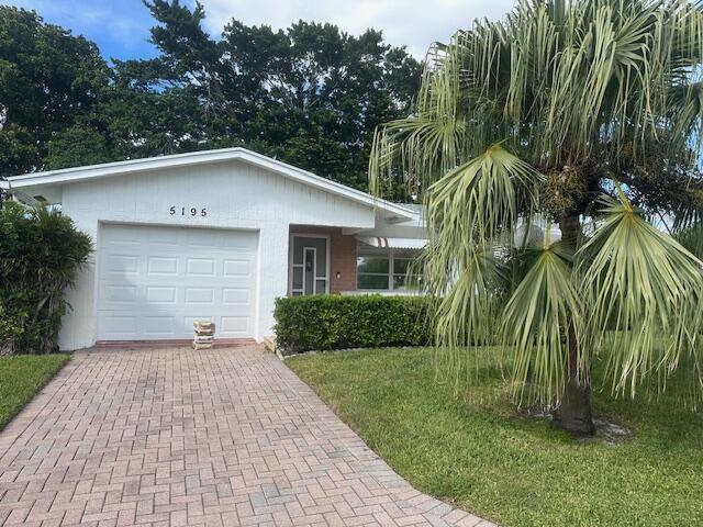 5195 Nicholas Drive Property Photo 6