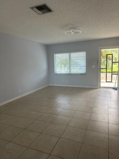 5195 Nicholas Drive Property Photo 8