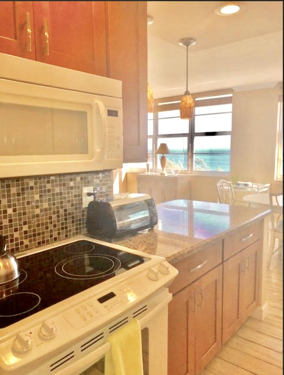 2121 N Ocean Boulevard 1208e Property Photo 11