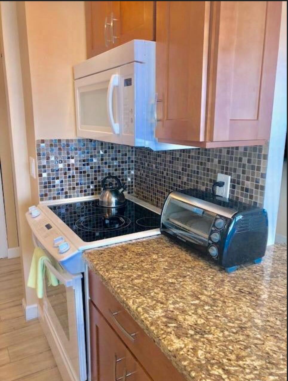 2121 N Ocean Boulevard 1208e Property Photo 12