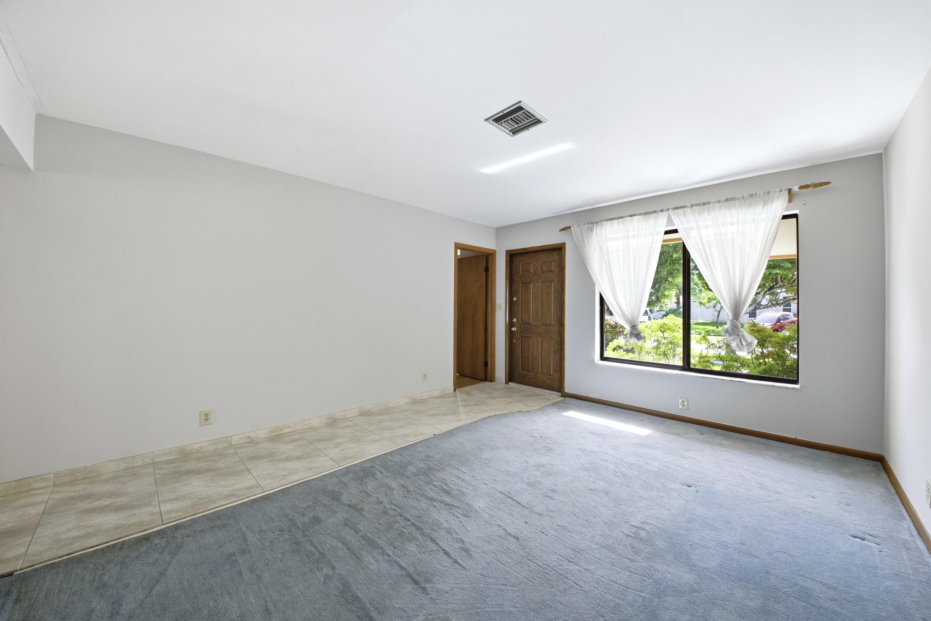 309 Se 4th Street Property Photo 5