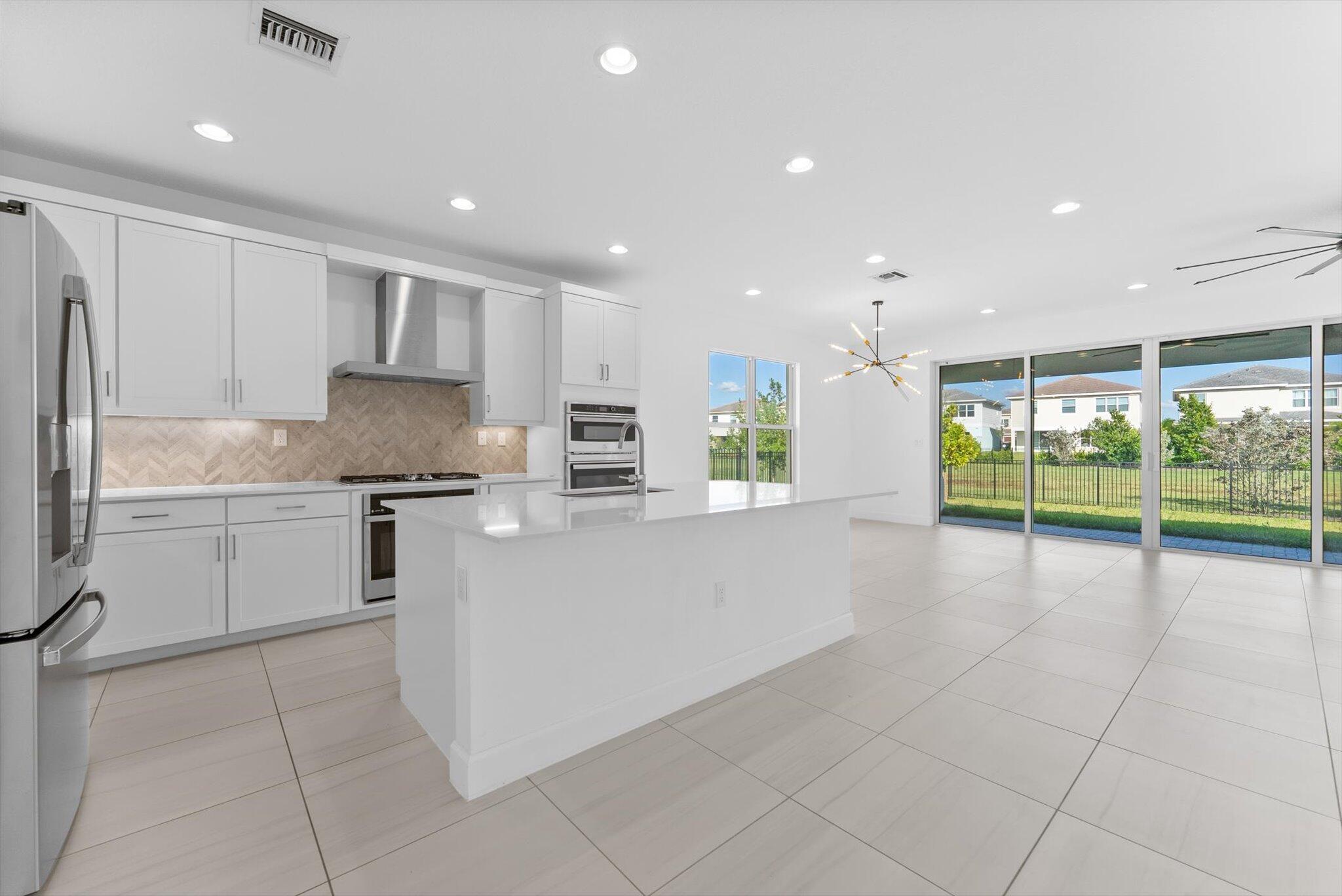 1346 Harvester Crossing Property Photo 4