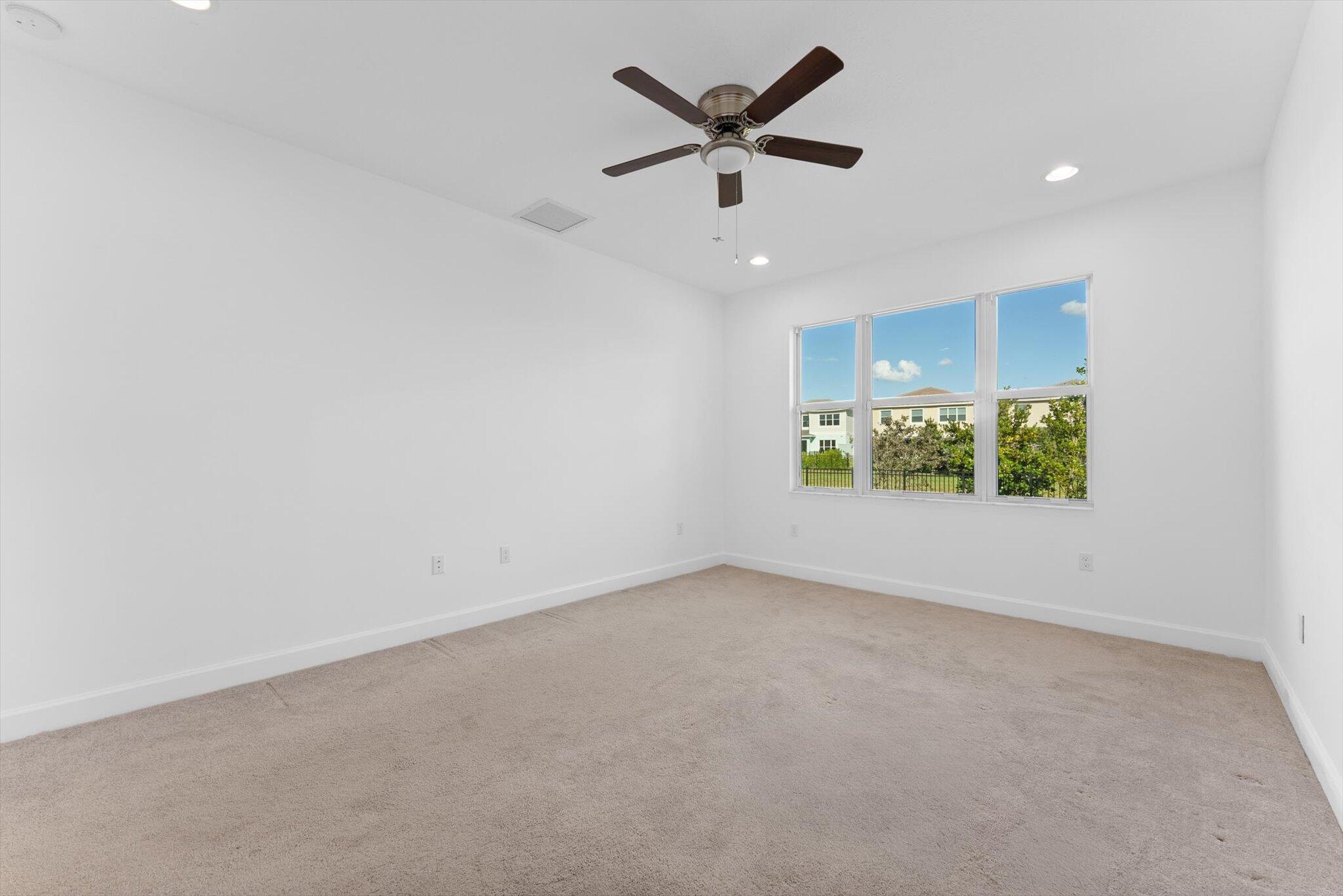 1346 Harvester Crossing Property Photo 12