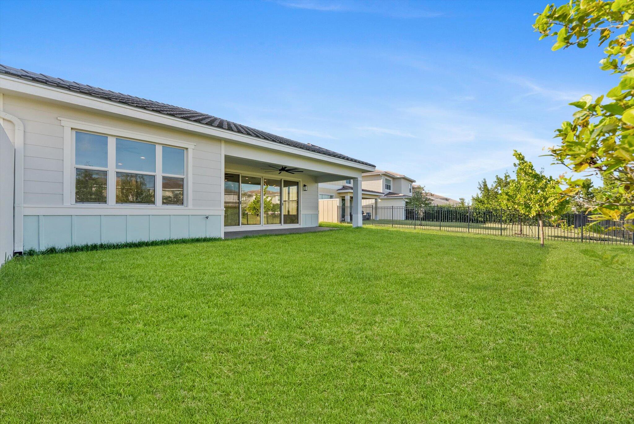 1346 Harvester Crossing Property Photo 24