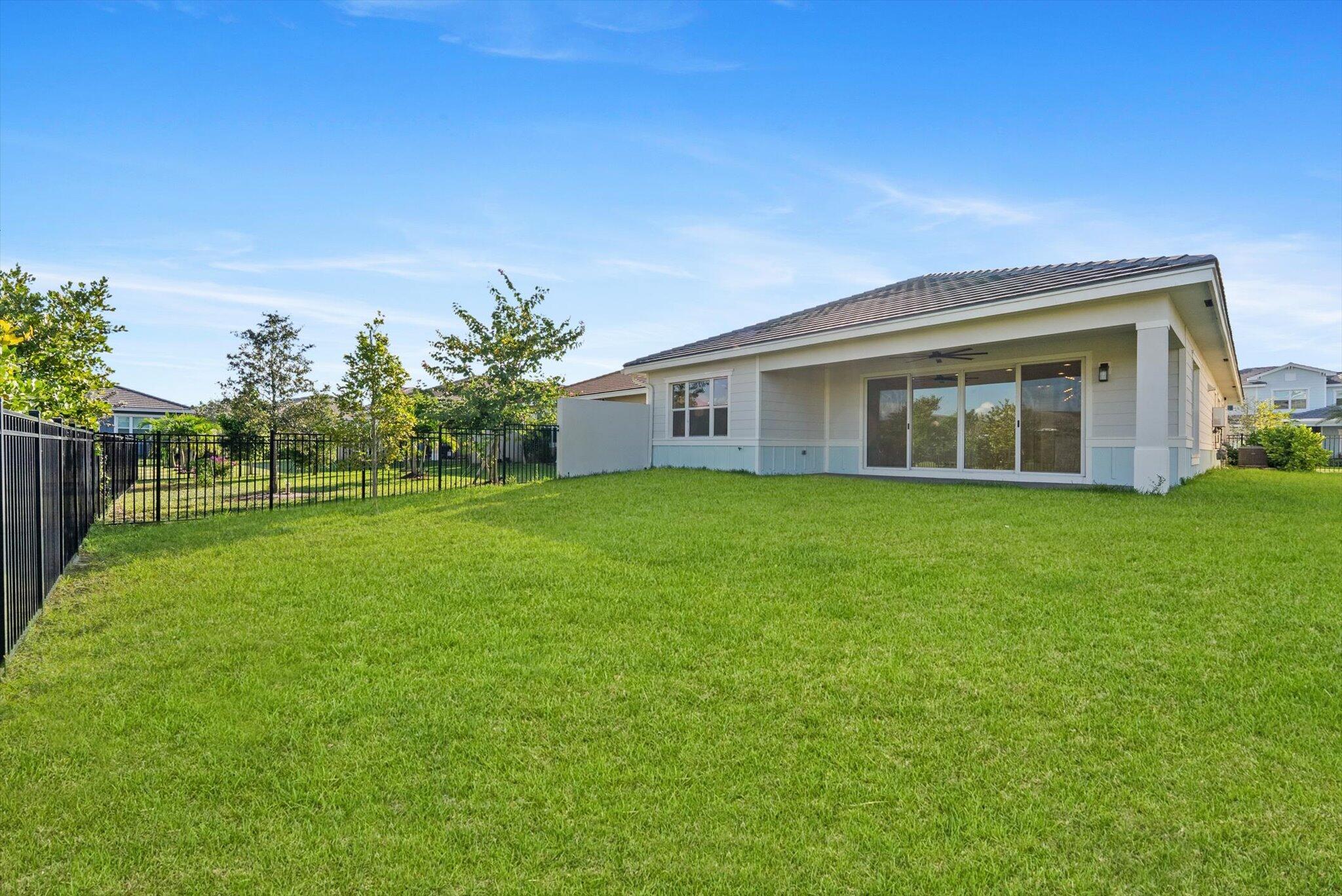 1346 Harvester Crossing Property Photo 25