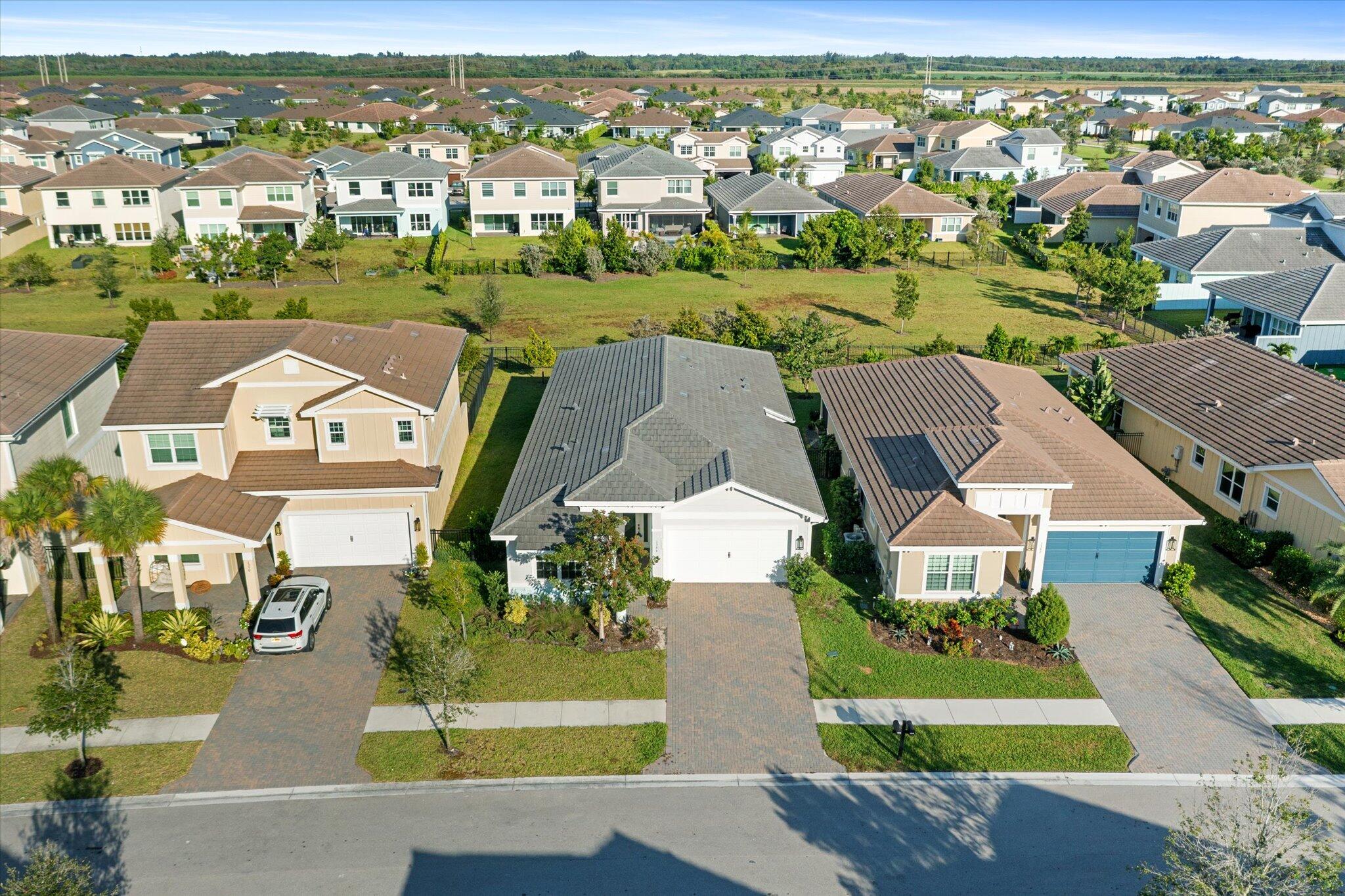 1346 Harvester Crossing Property Photo 26