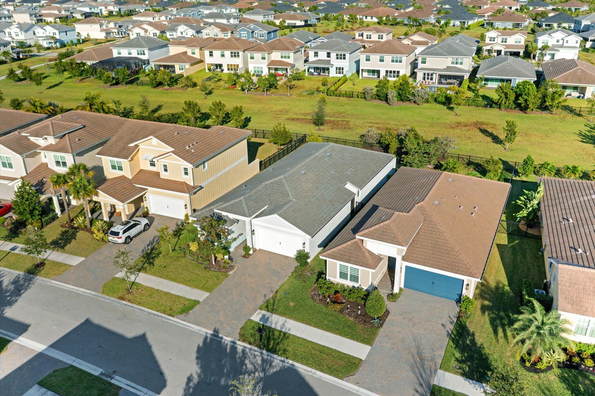 1346 Harvester Crossing Property Photo 27