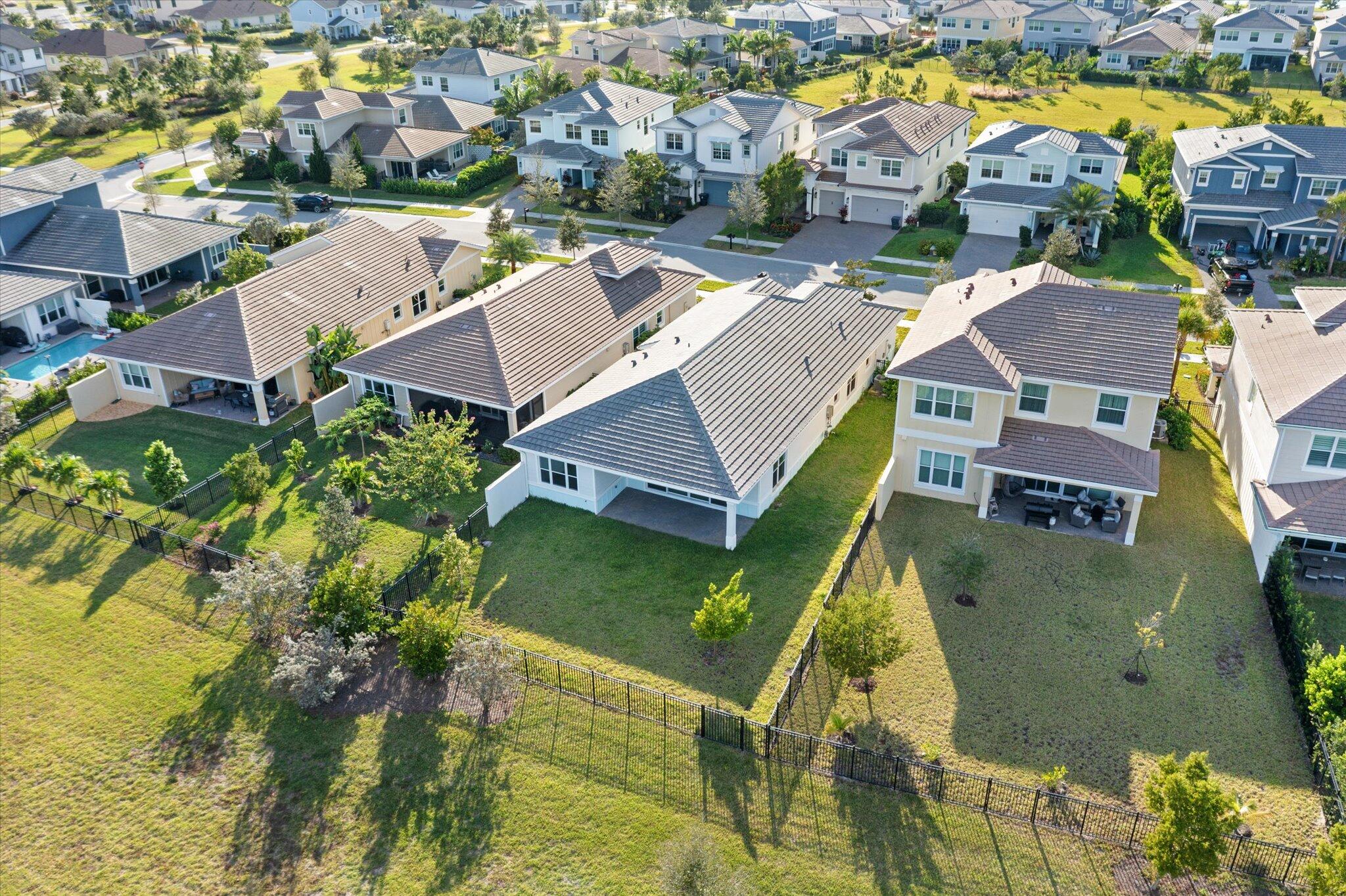 1346 Harvester Crossing Property Photo 29