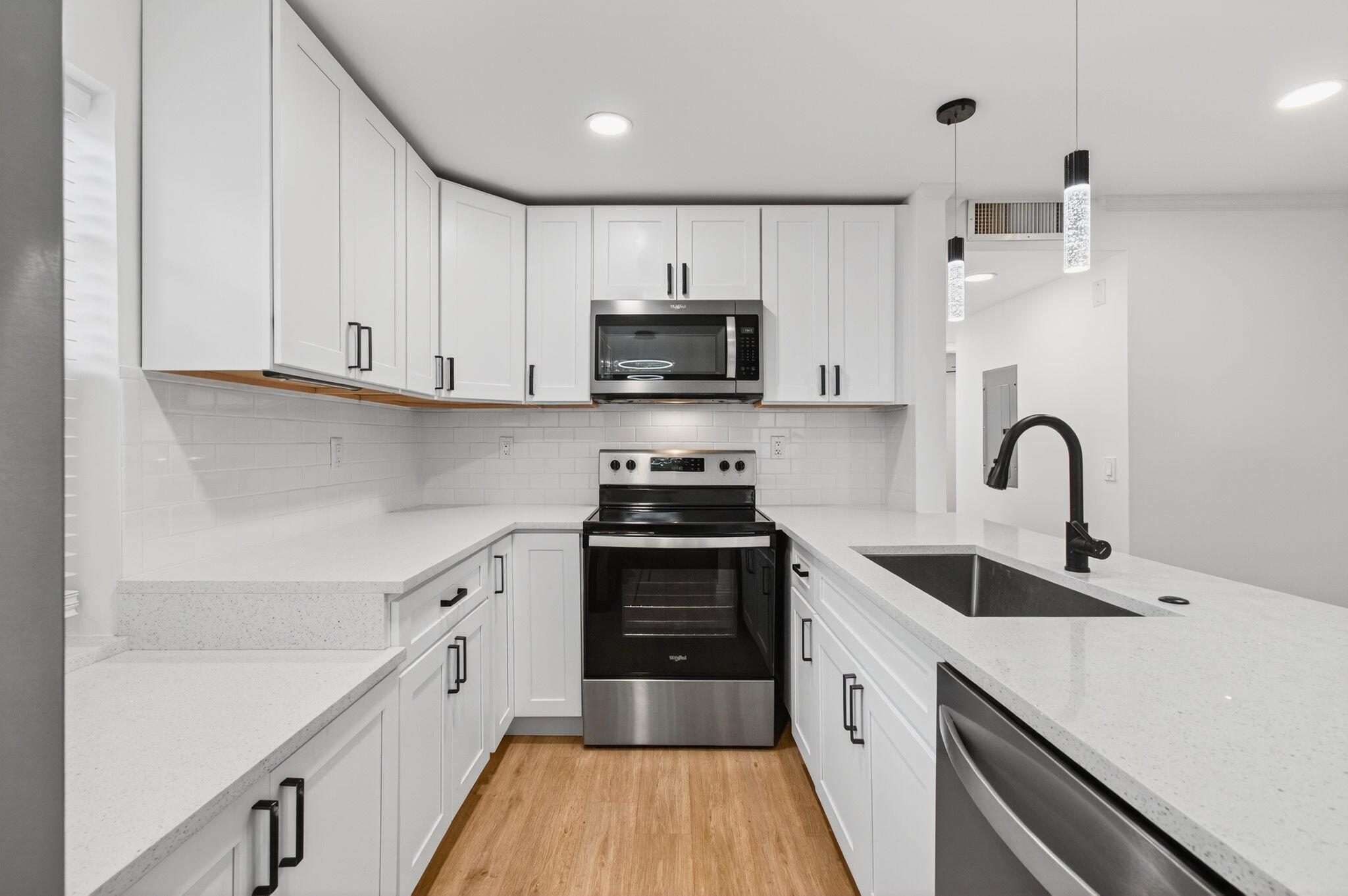 449 Normandy J Property Photo 4