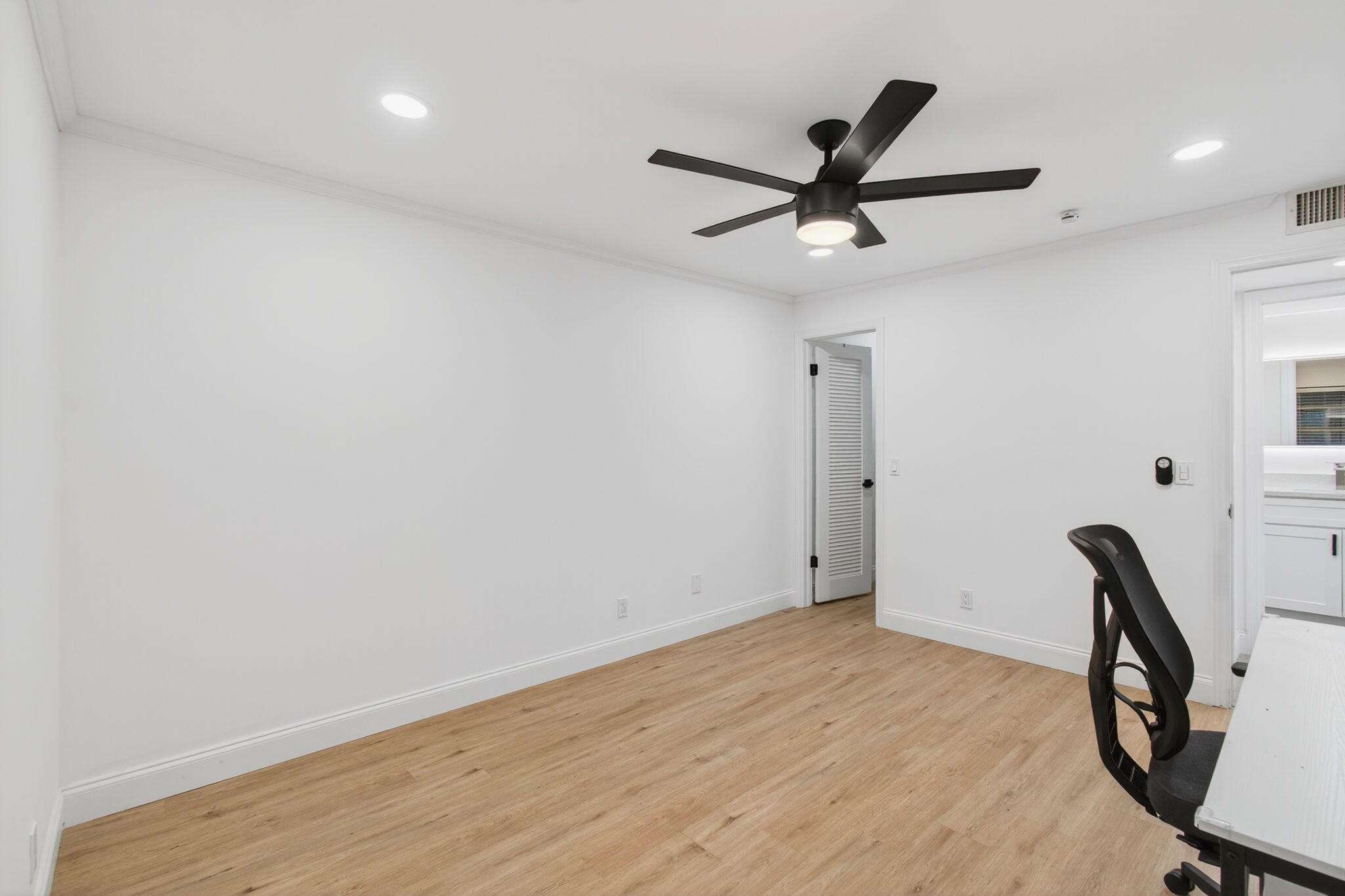 449 Normandy J Property Photo 31