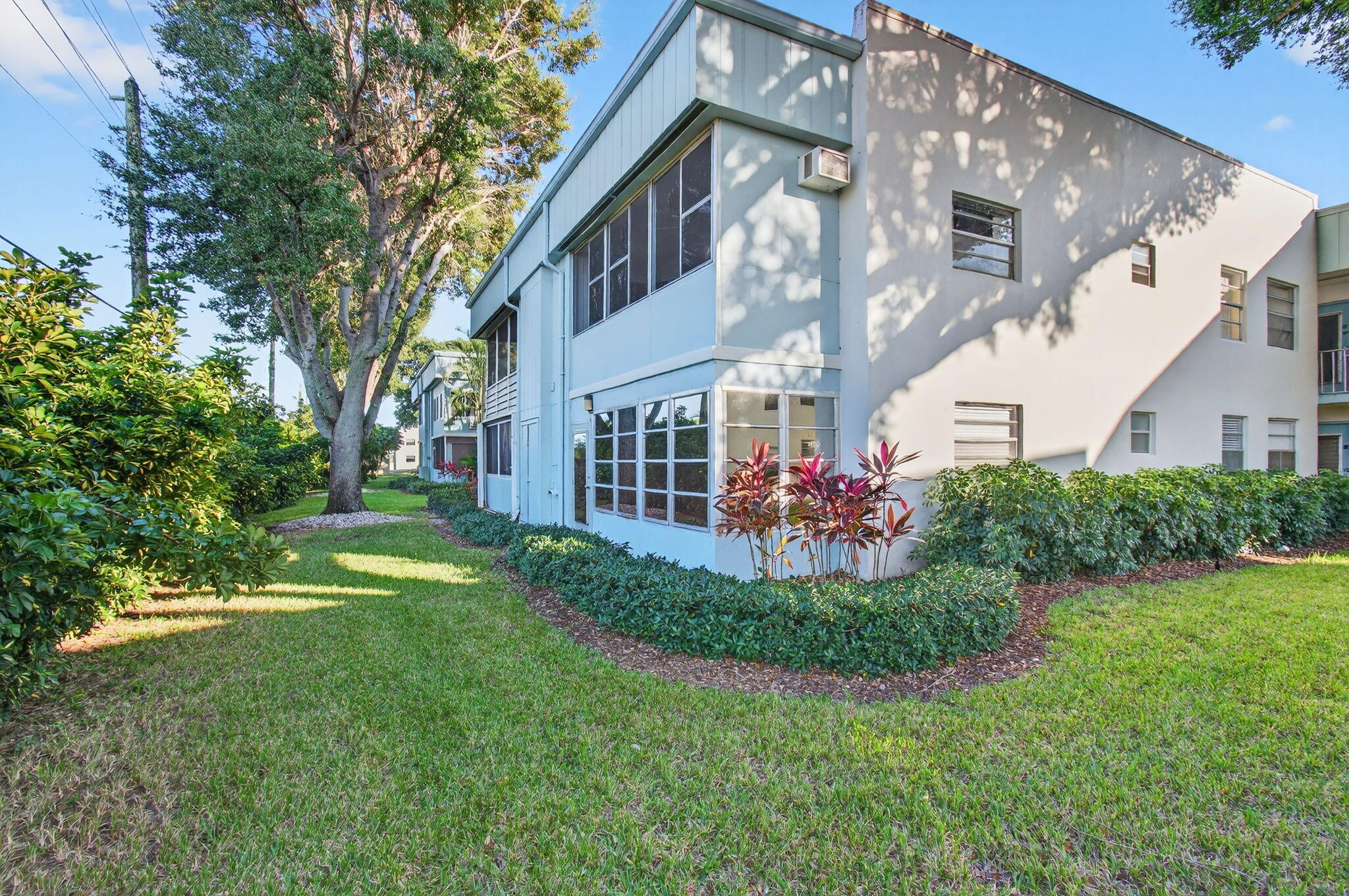 449 Normandy J Property Photo 42