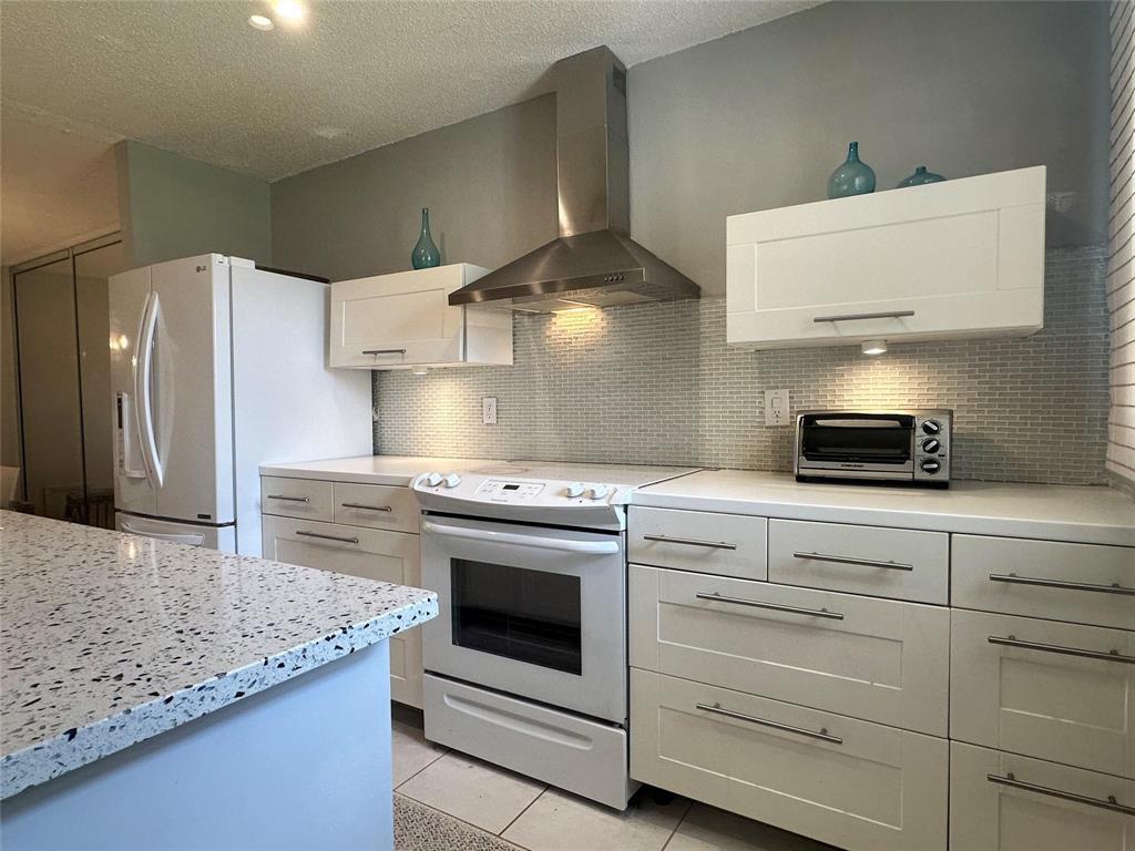 14492 Canalview Drive B Property Photo 8