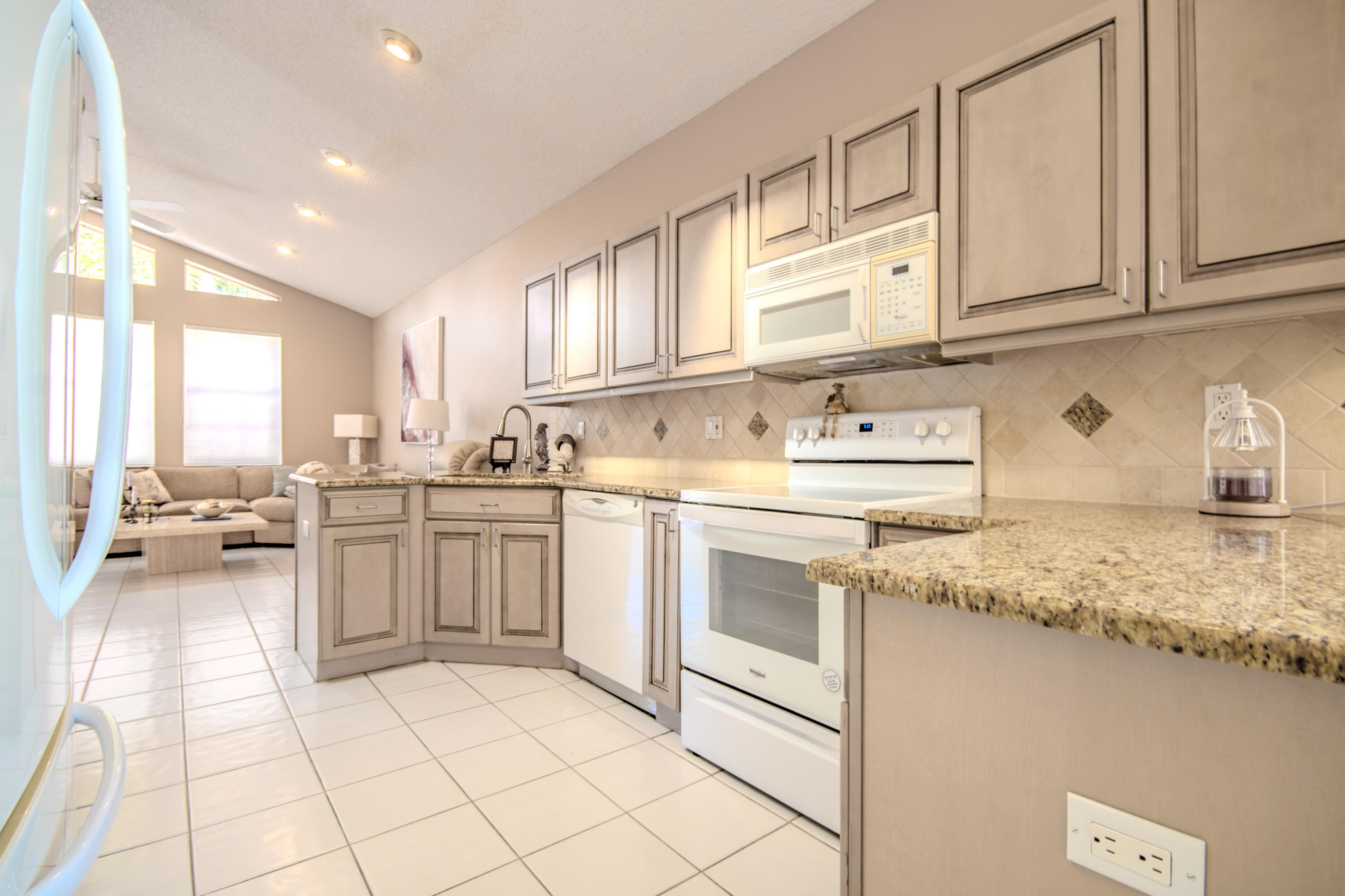 1019 Lytham Court Property Photo 9