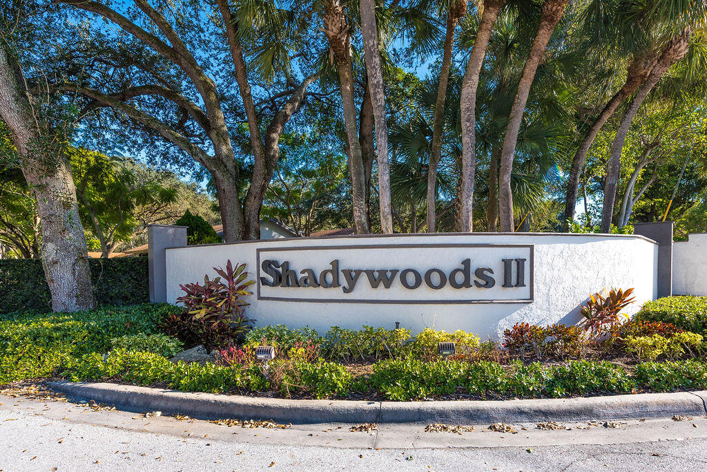 4143 Palm Forest Drive N Property Photo 1