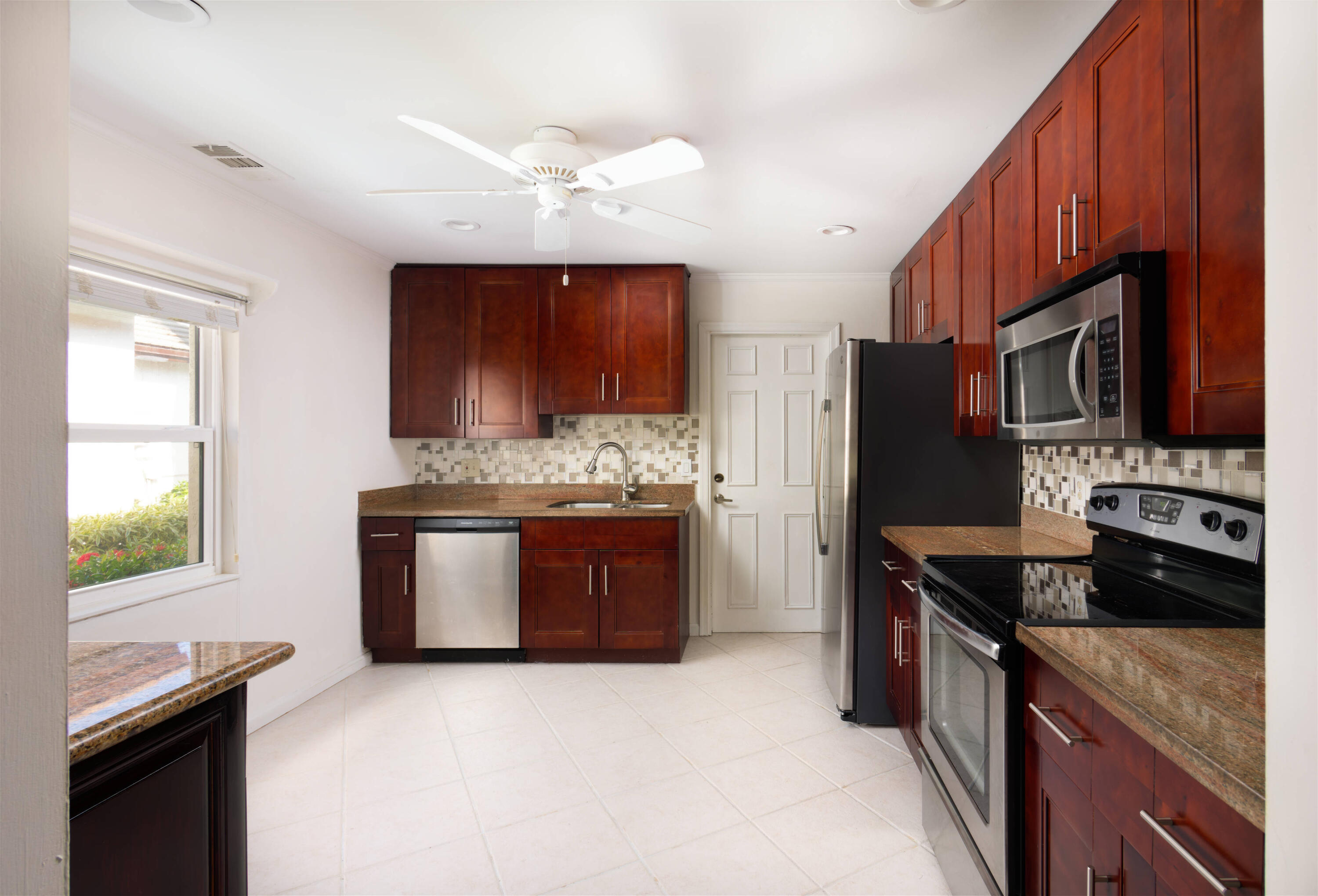 48 Ironwood Way N Property Photo 6