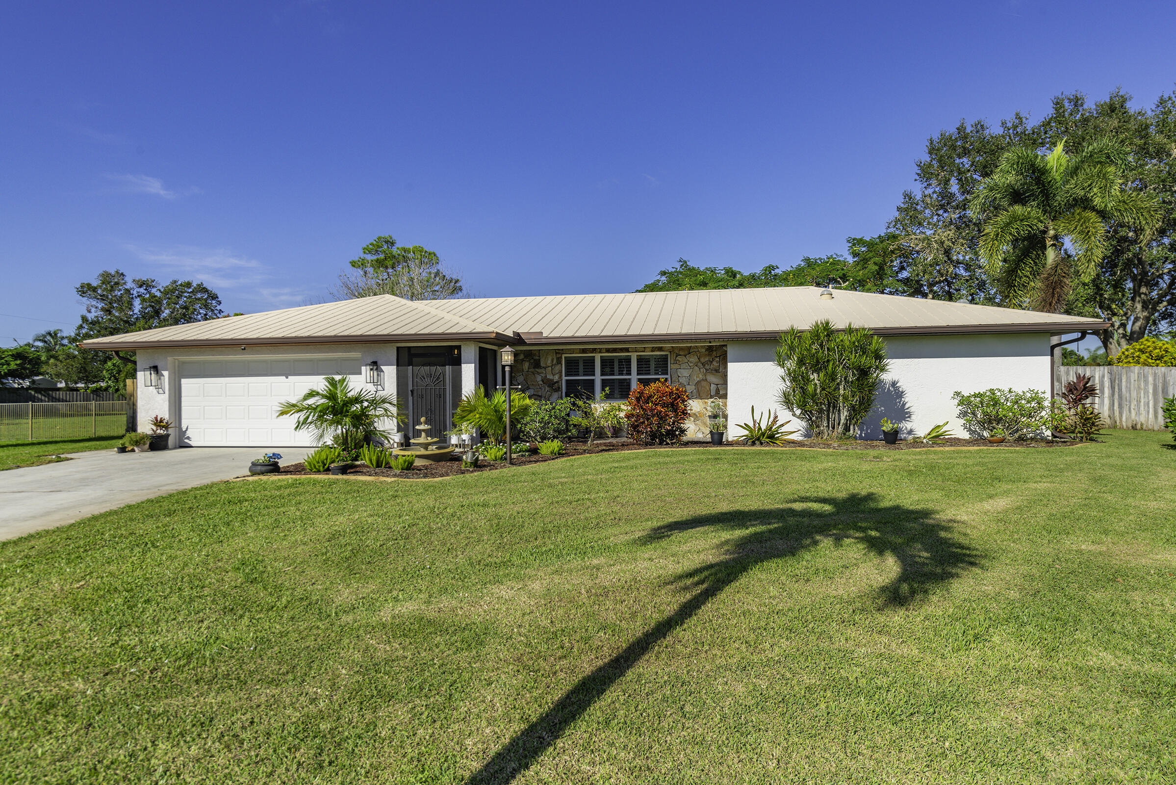 762 Se River Lane Property Photo 45