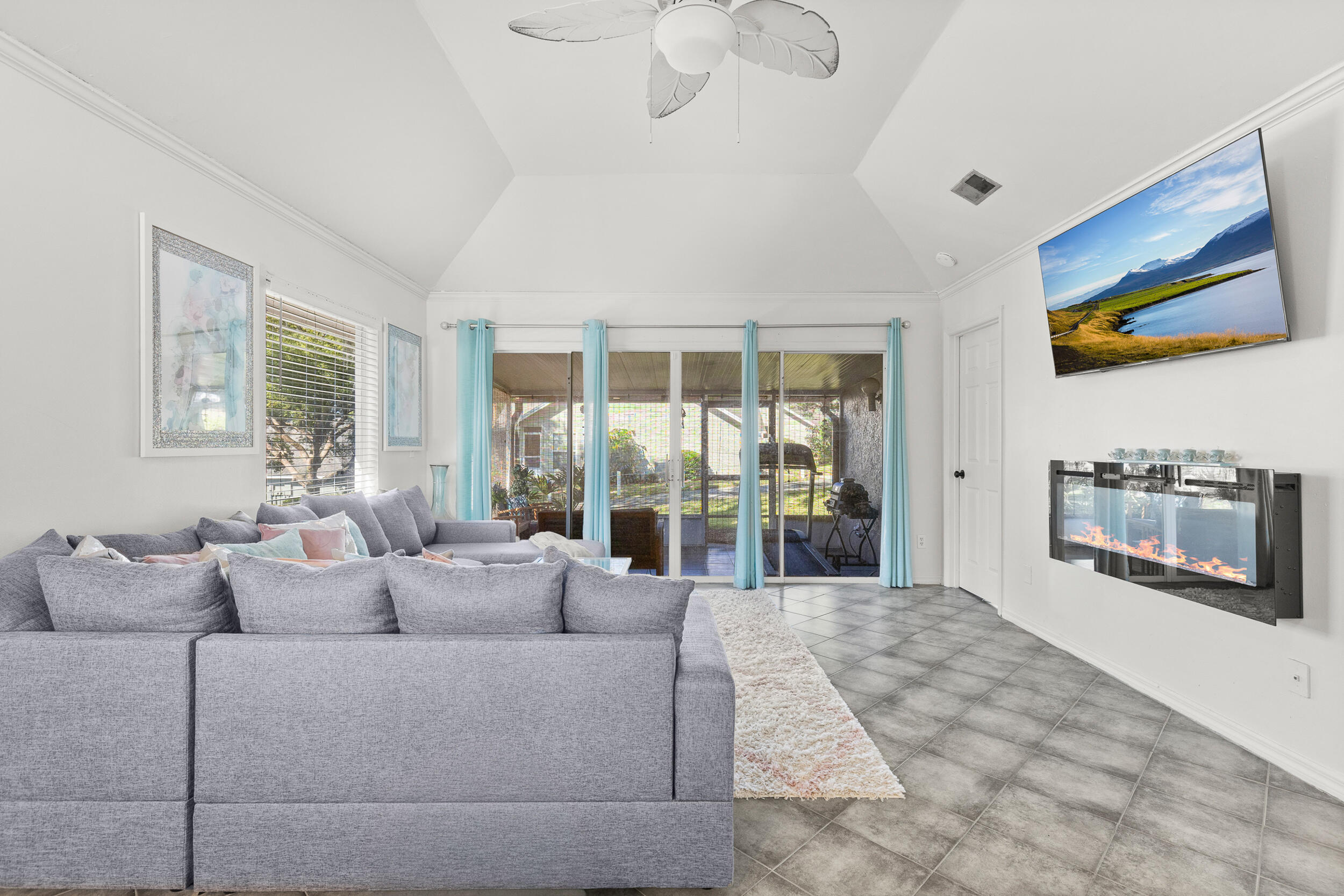 1329 Villa Lane 45