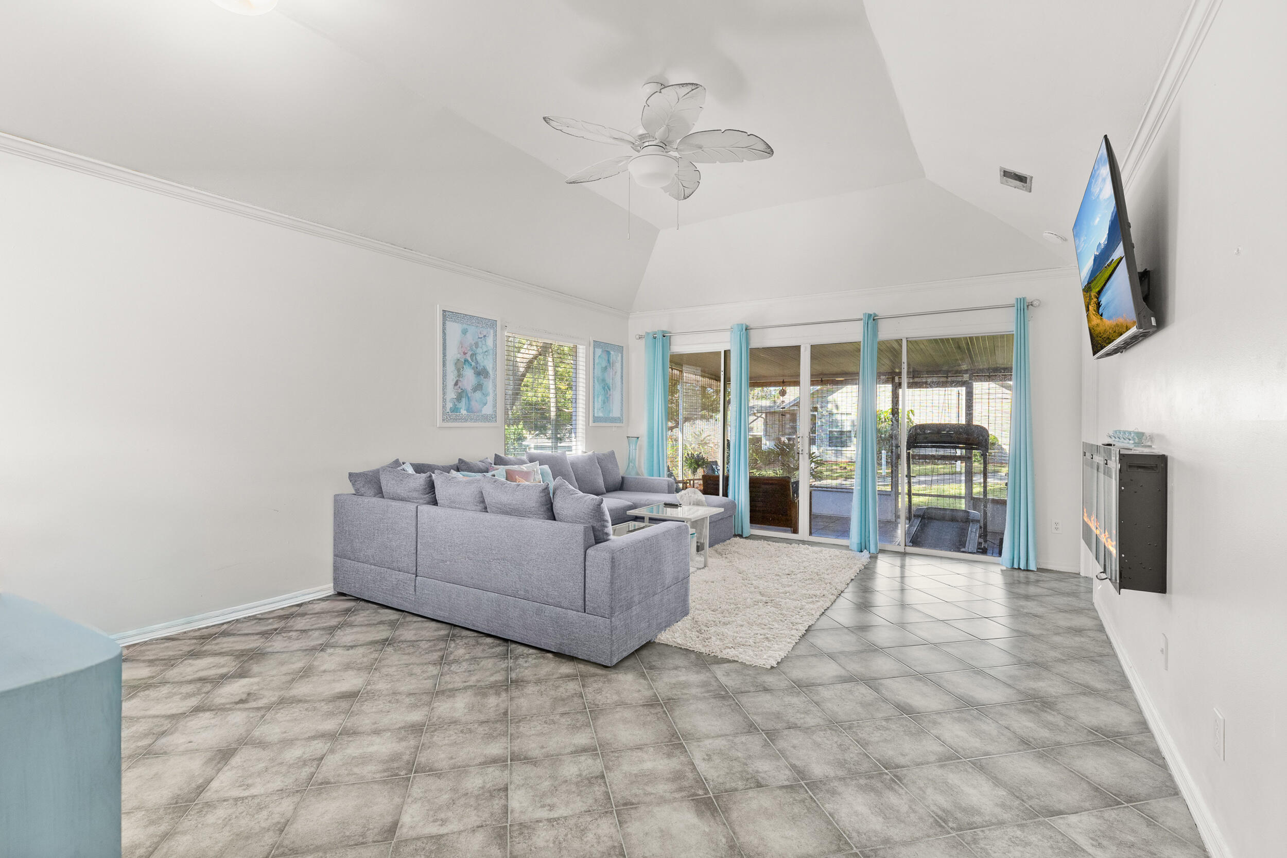 1329 Villa Lane 45 Property Photo 3