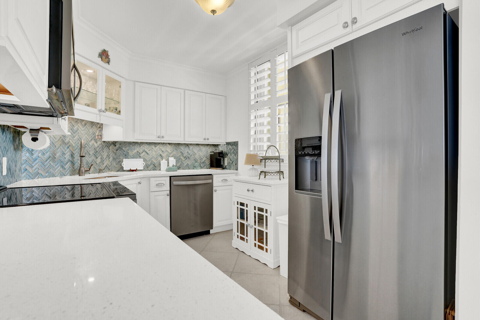 132 Lakeshore Drive 617 Property Photo 10