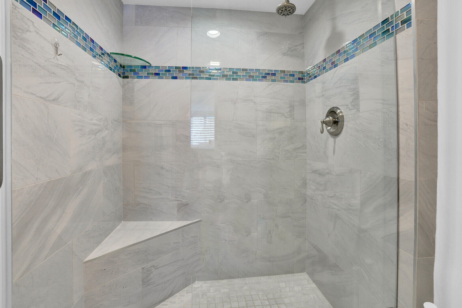 132 Lakeshore Drive 617 Property Photo 23