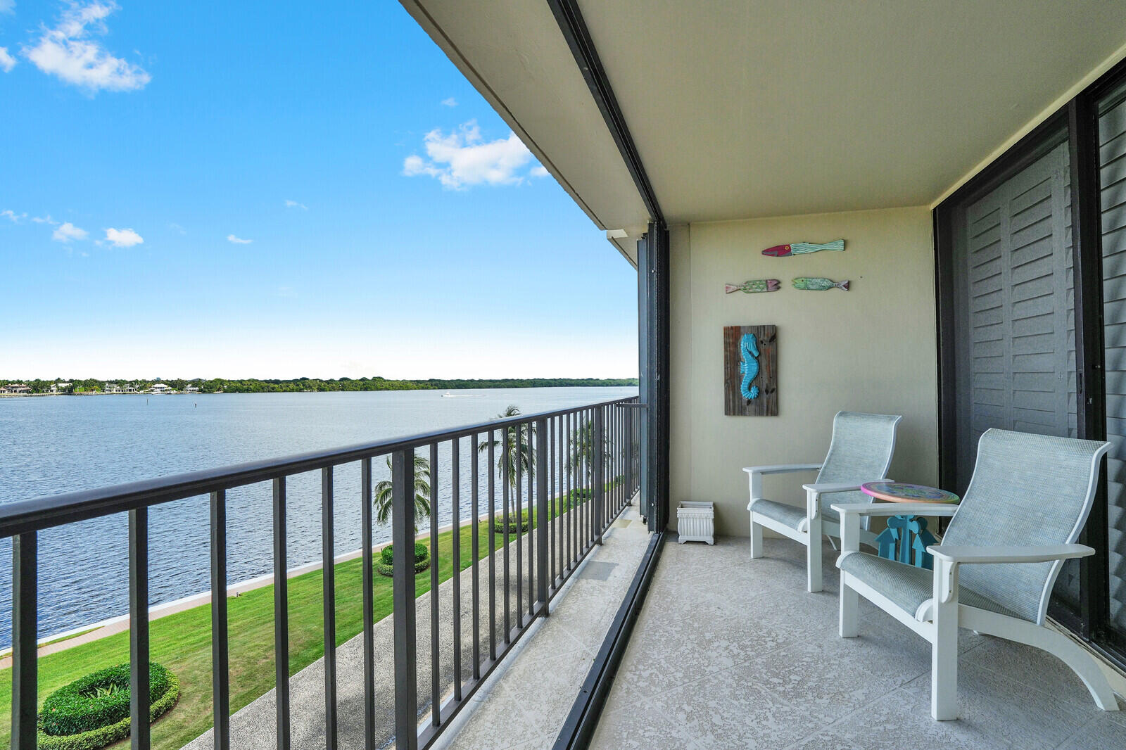 132 Lakeshore Drive 617 Property Photo 26