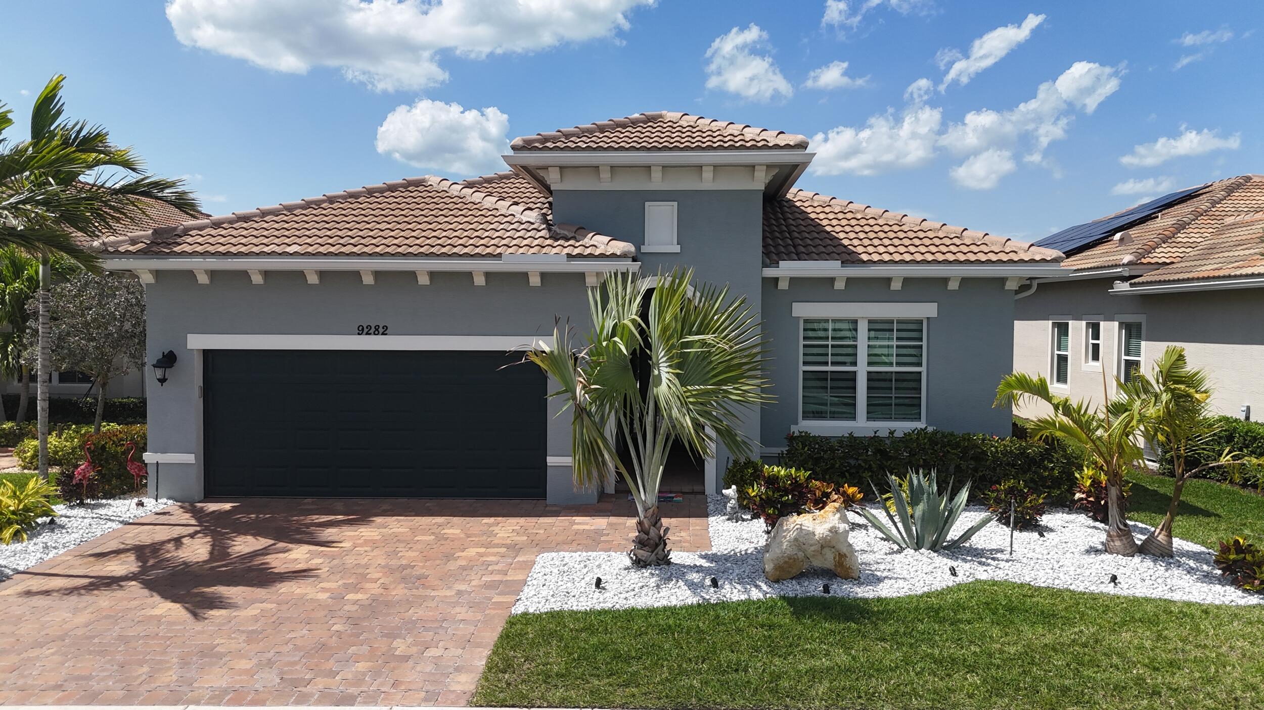 9282 Sw Miracoli Way Property Photo 3