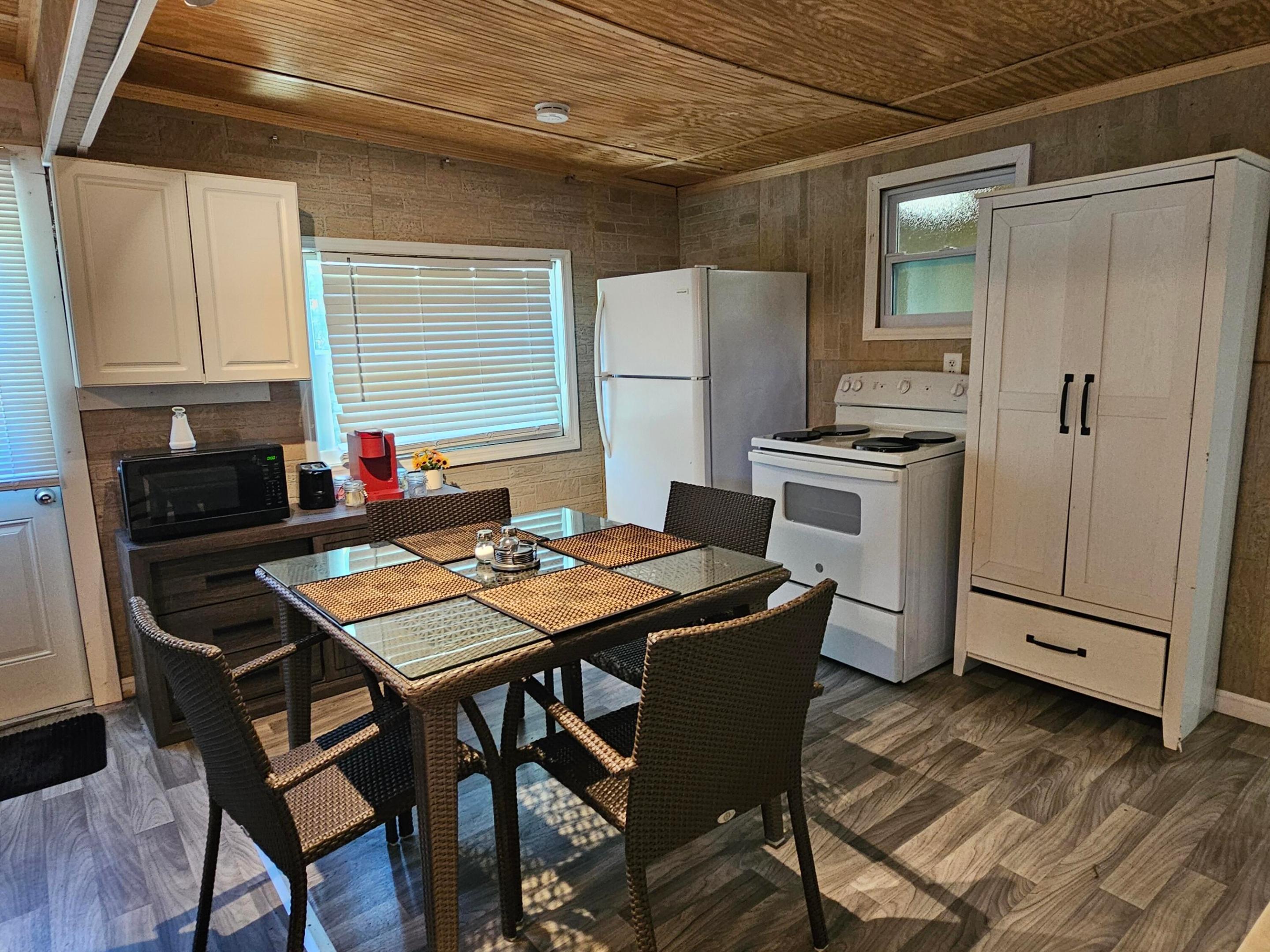1087 Dusty Lane Property Photo 7