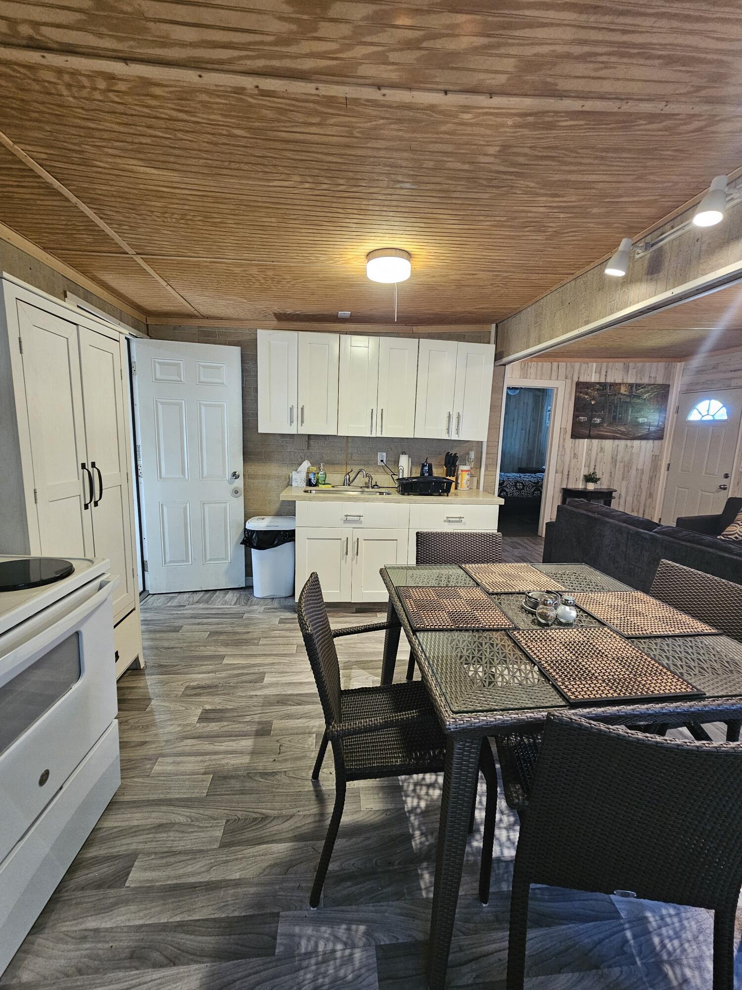 1087 Dusty Lane Property Photo 8