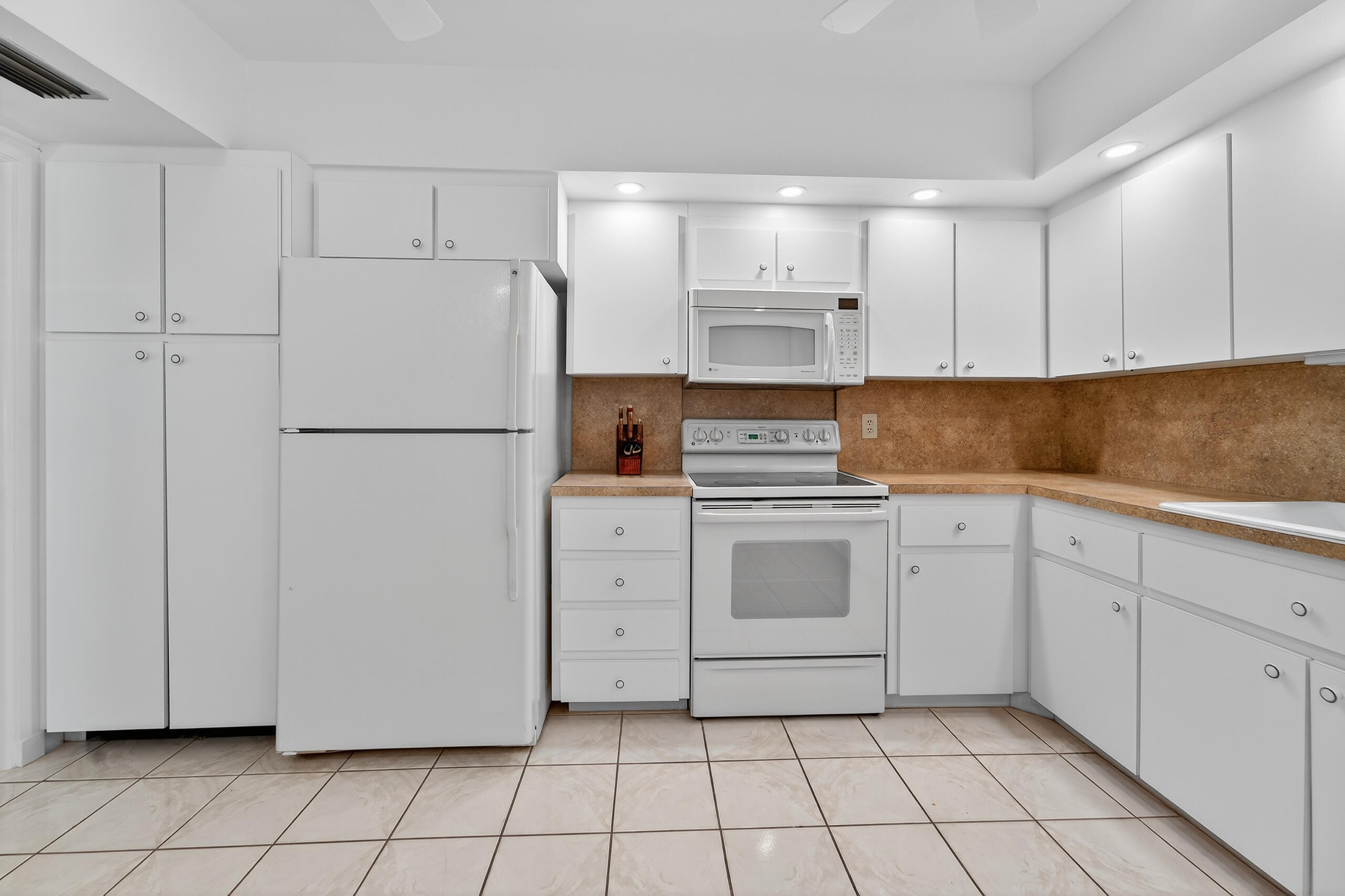 6 Concourse Drive A Property Photo 4
