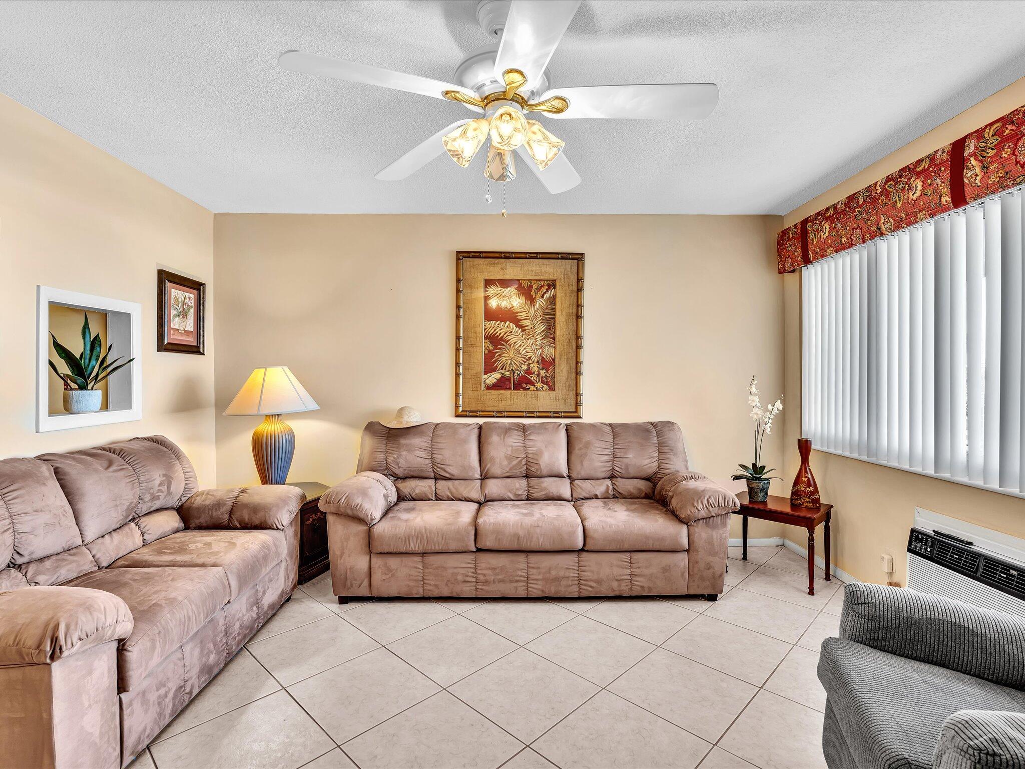 2542 S Federal Highway 0190 Property Photo 5