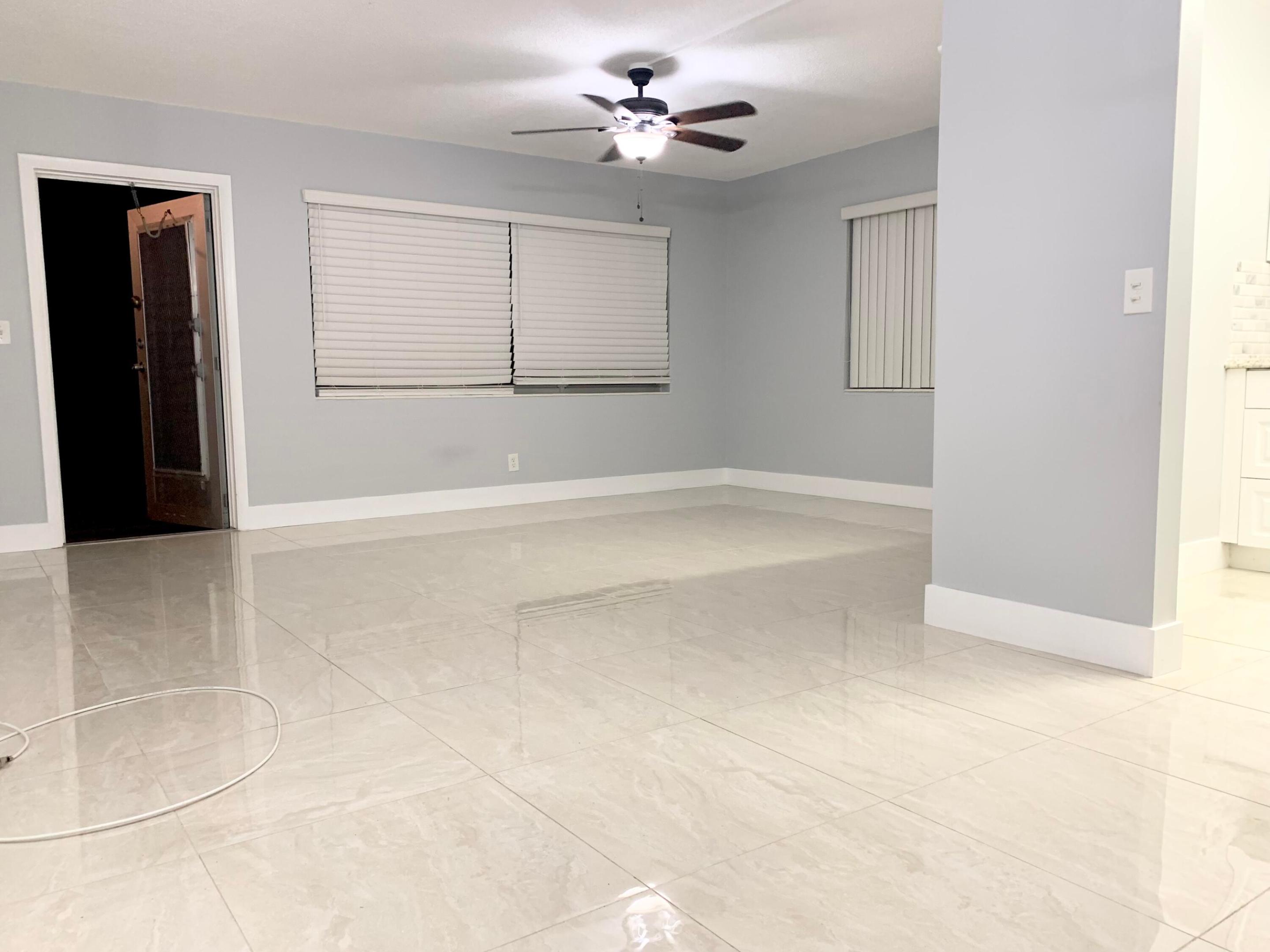 200 Sheffield I Property Photo 3