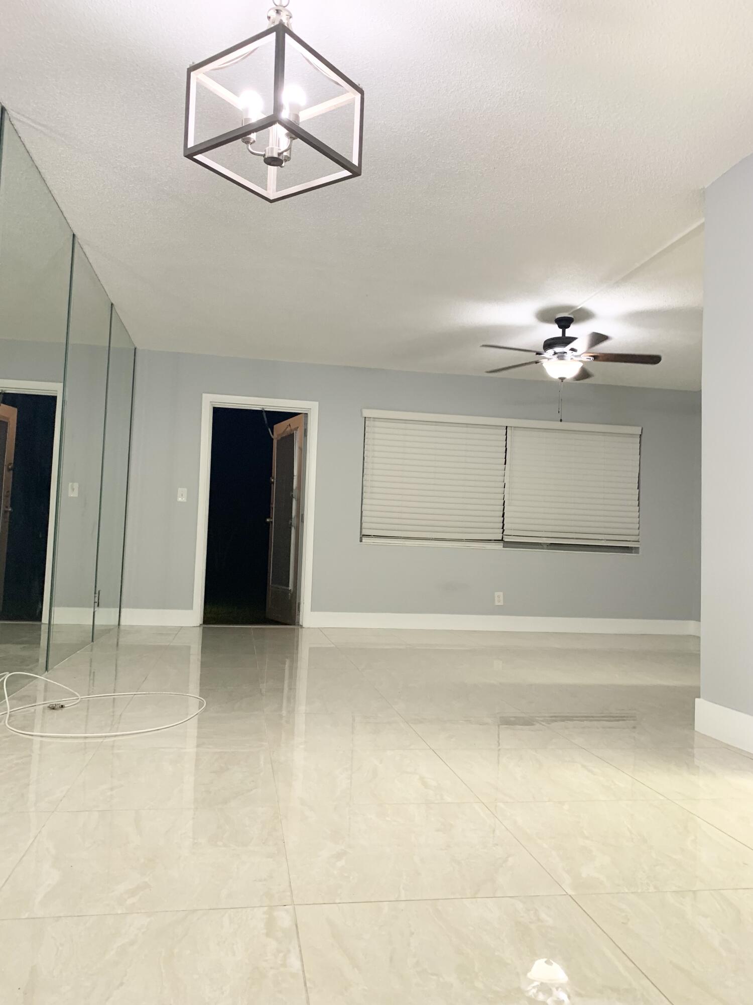 200 Sheffield I Property Photo 4