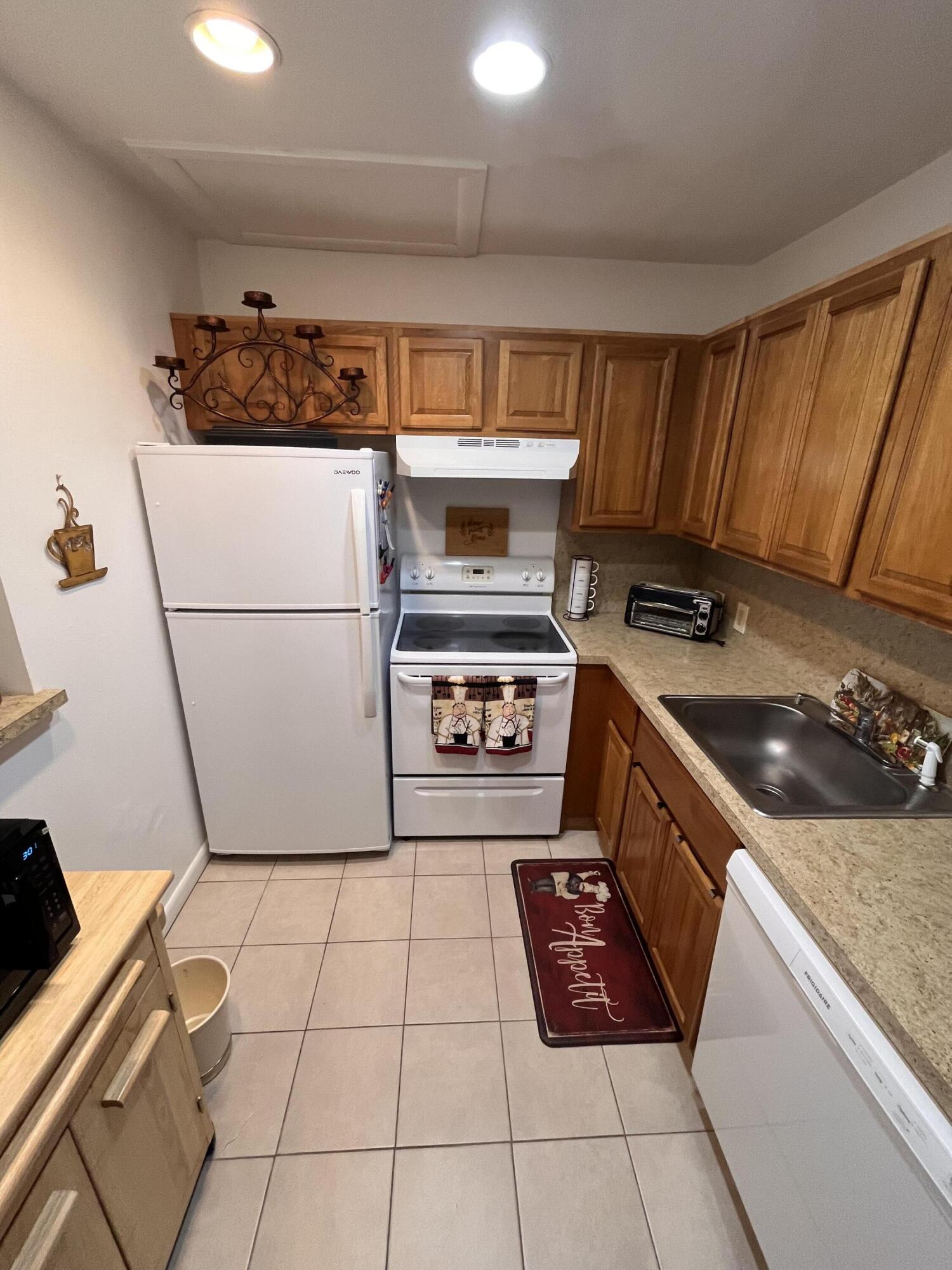 287 Suffolk G Property Photo 3