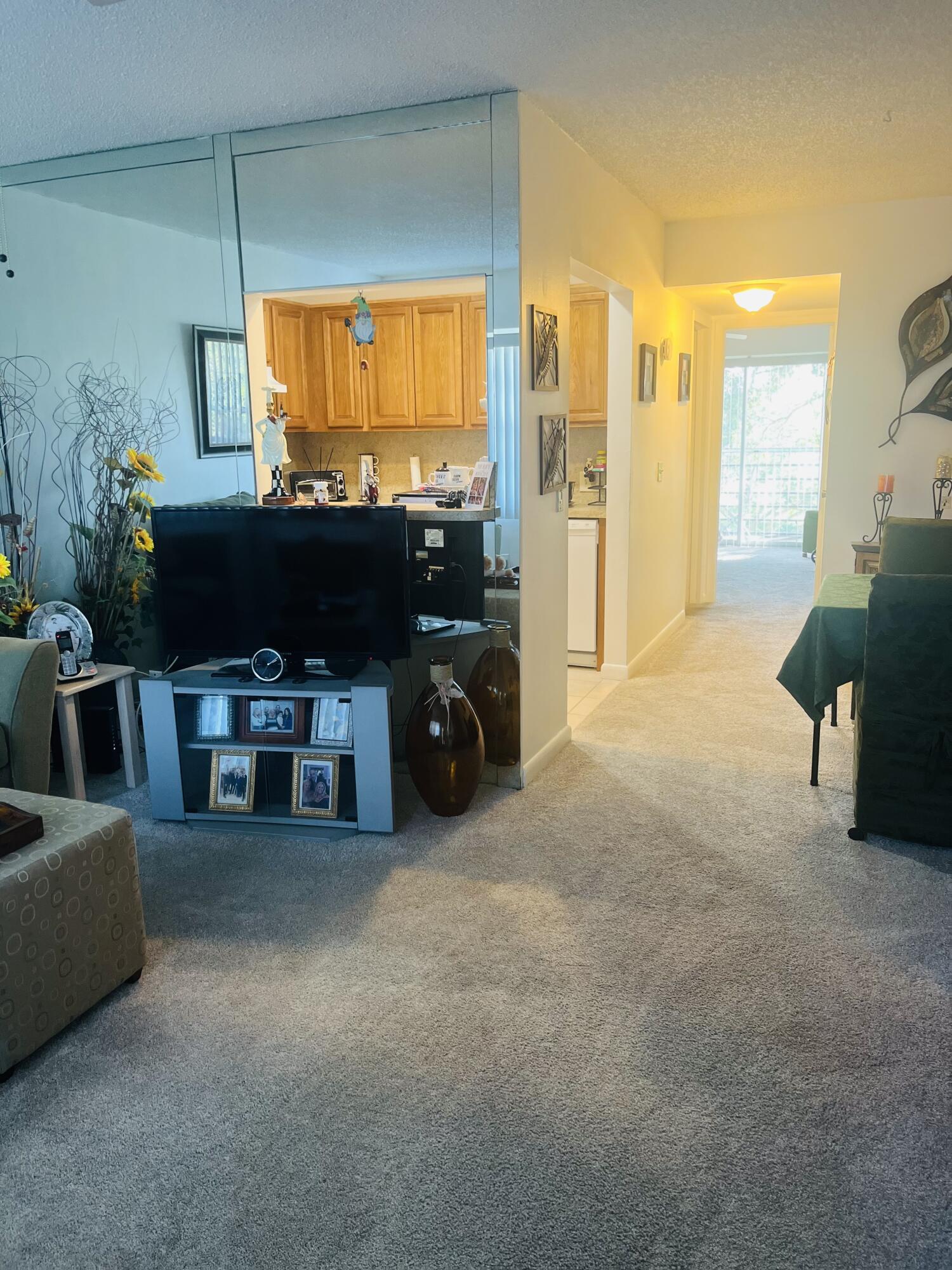 287 Suffolk G Property Photo 12