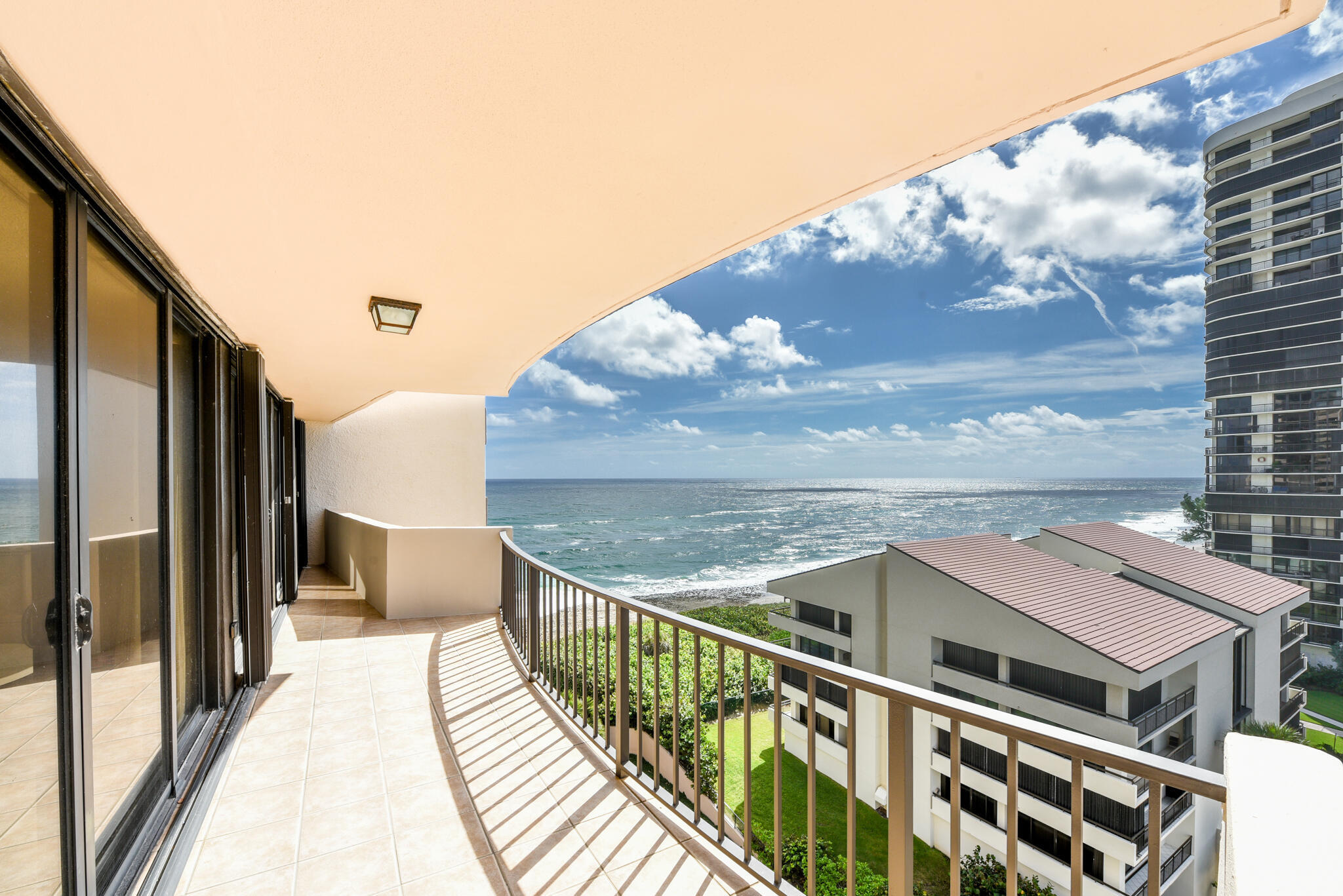4200 N Ocean Drive 1-904 Property Photo 1