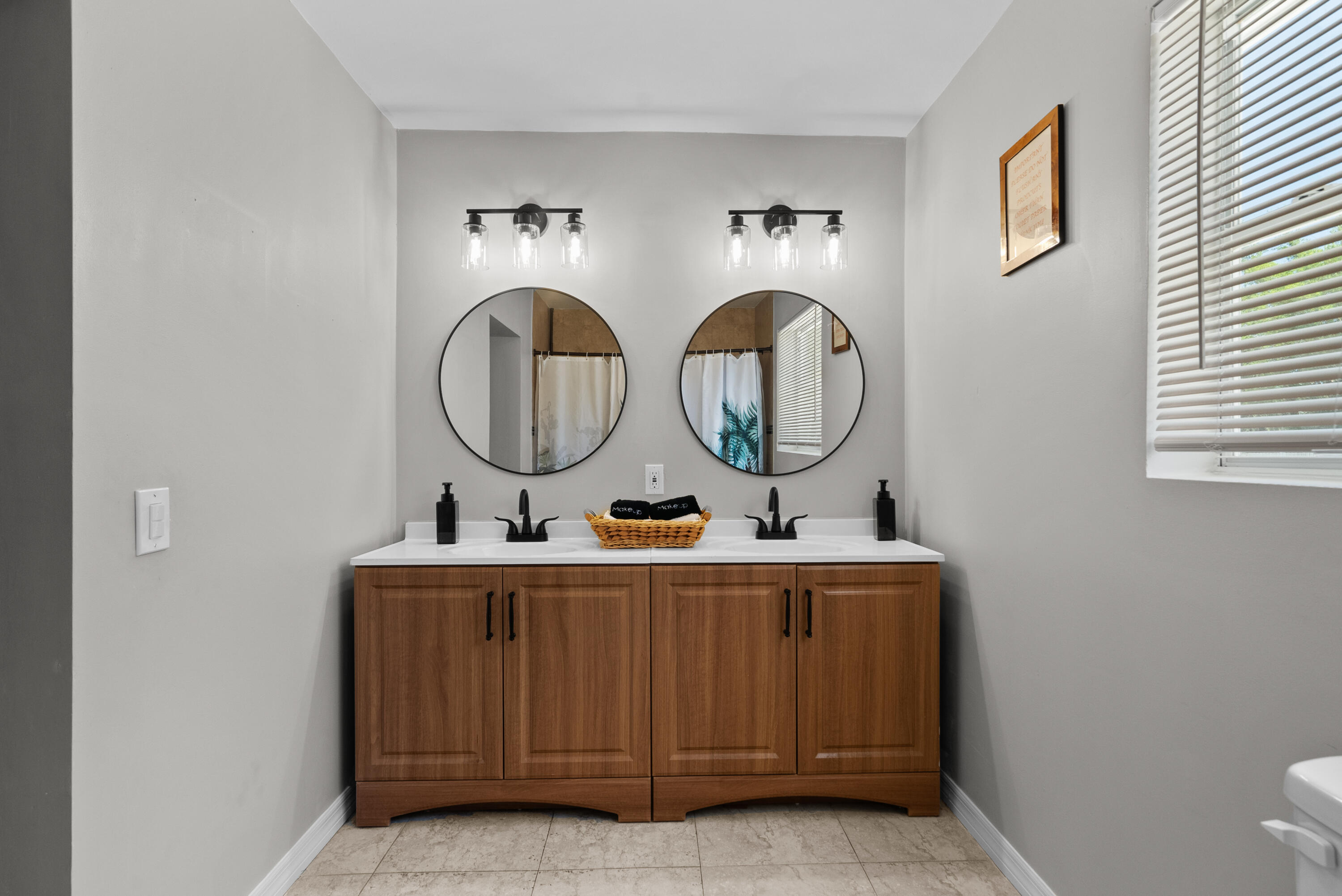 4220 Sunrise Boulevard Property Photo 7