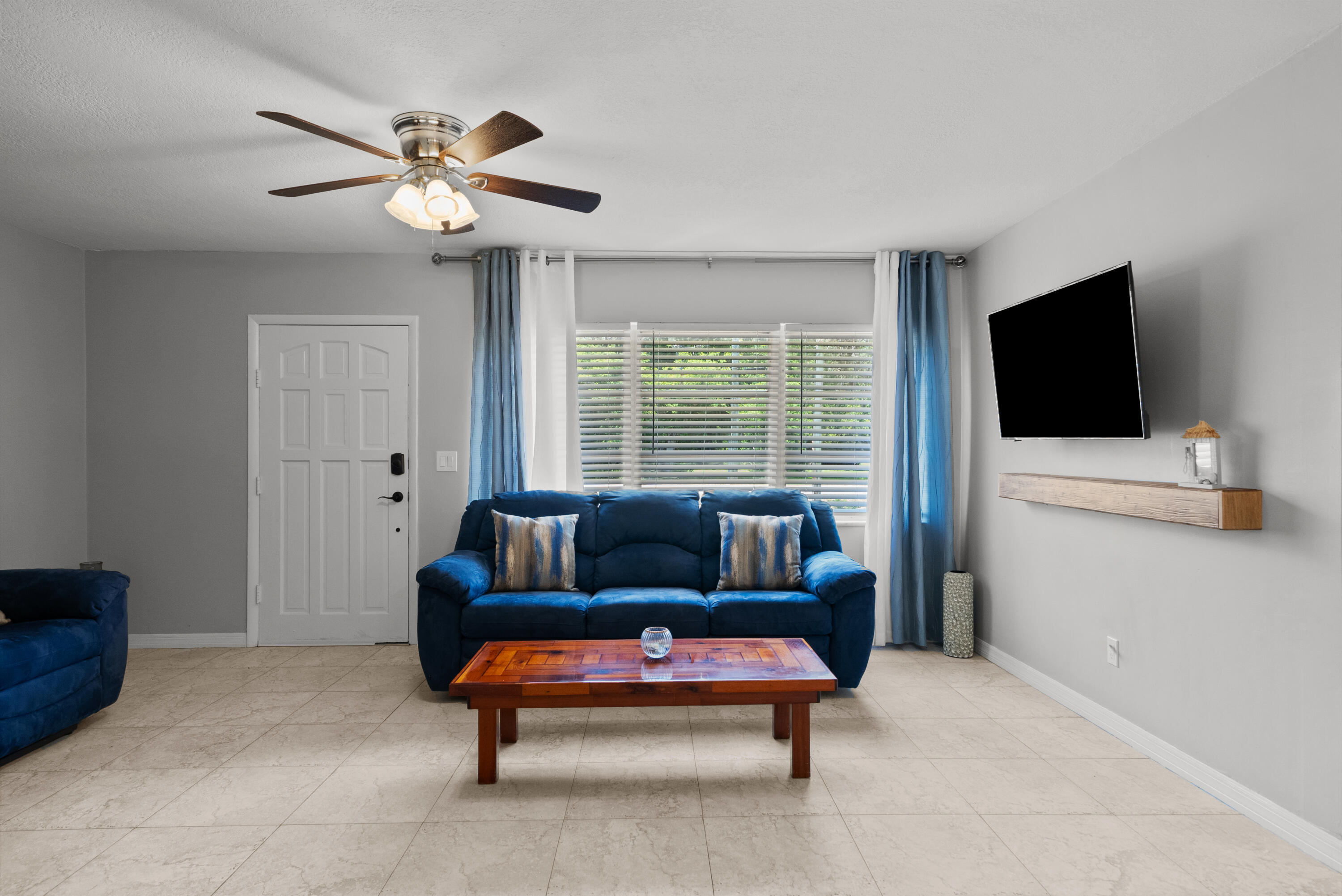 4220 Sunrise Boulevard Property Photo 10