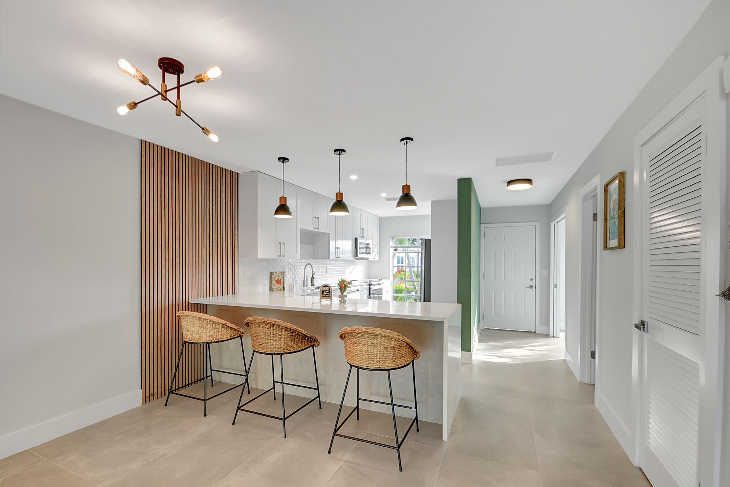 13602 Via Flora Apt C Property Photo 3