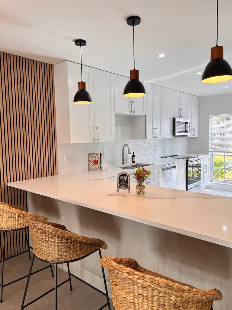 13602 Via Flora Apt C Property Photo 11