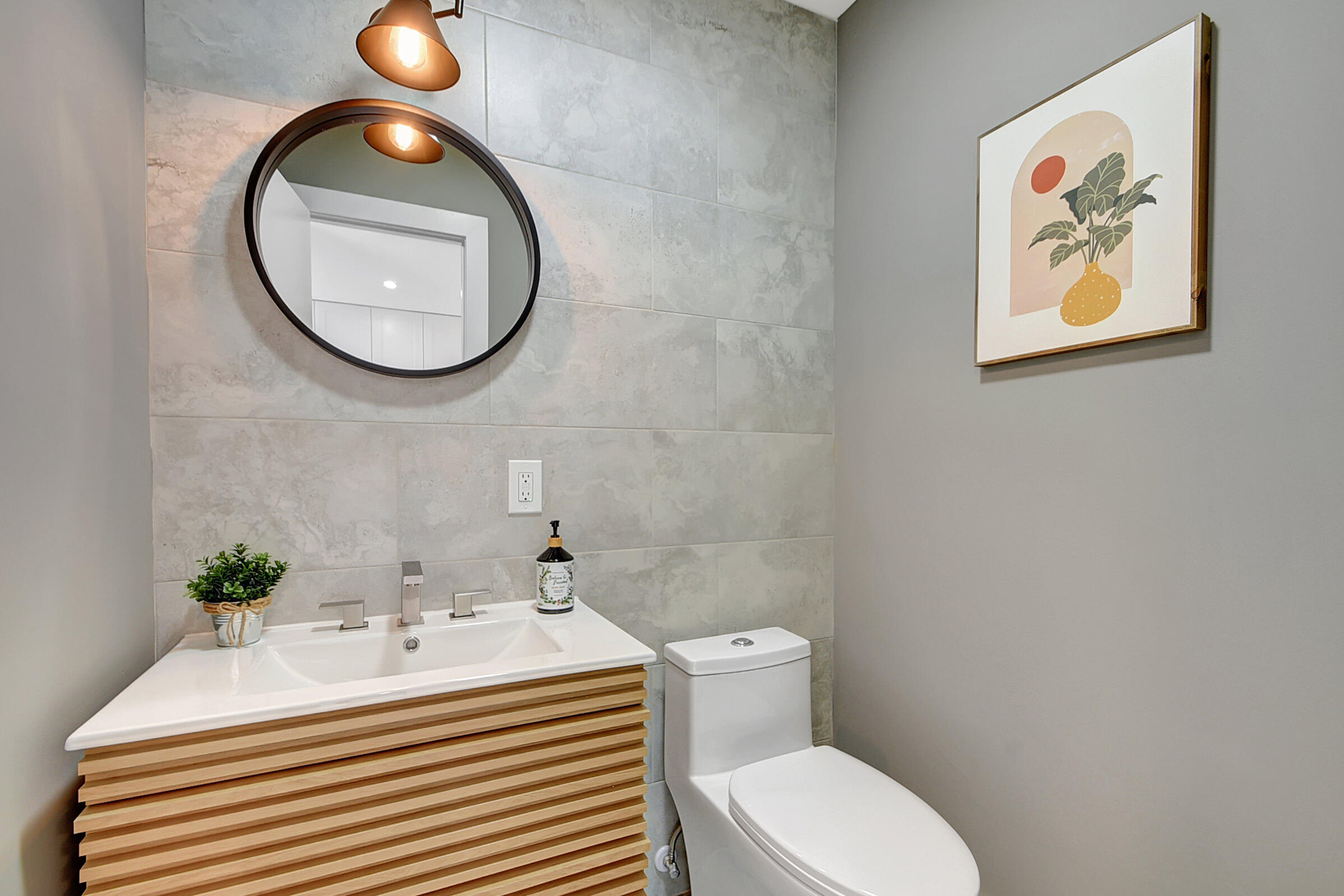 13602 Via Flora Apt C Property Photo 15