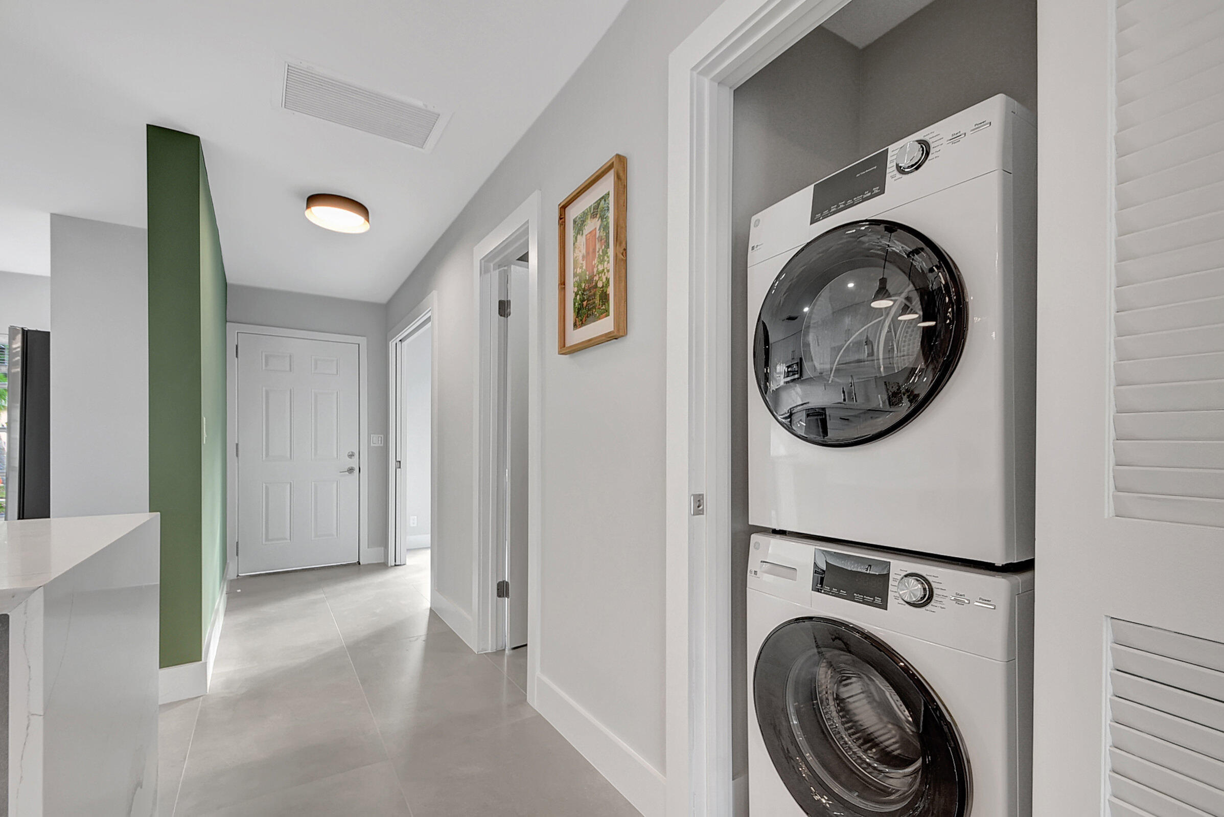 13602 Via Flora Apt C Property Photo 17